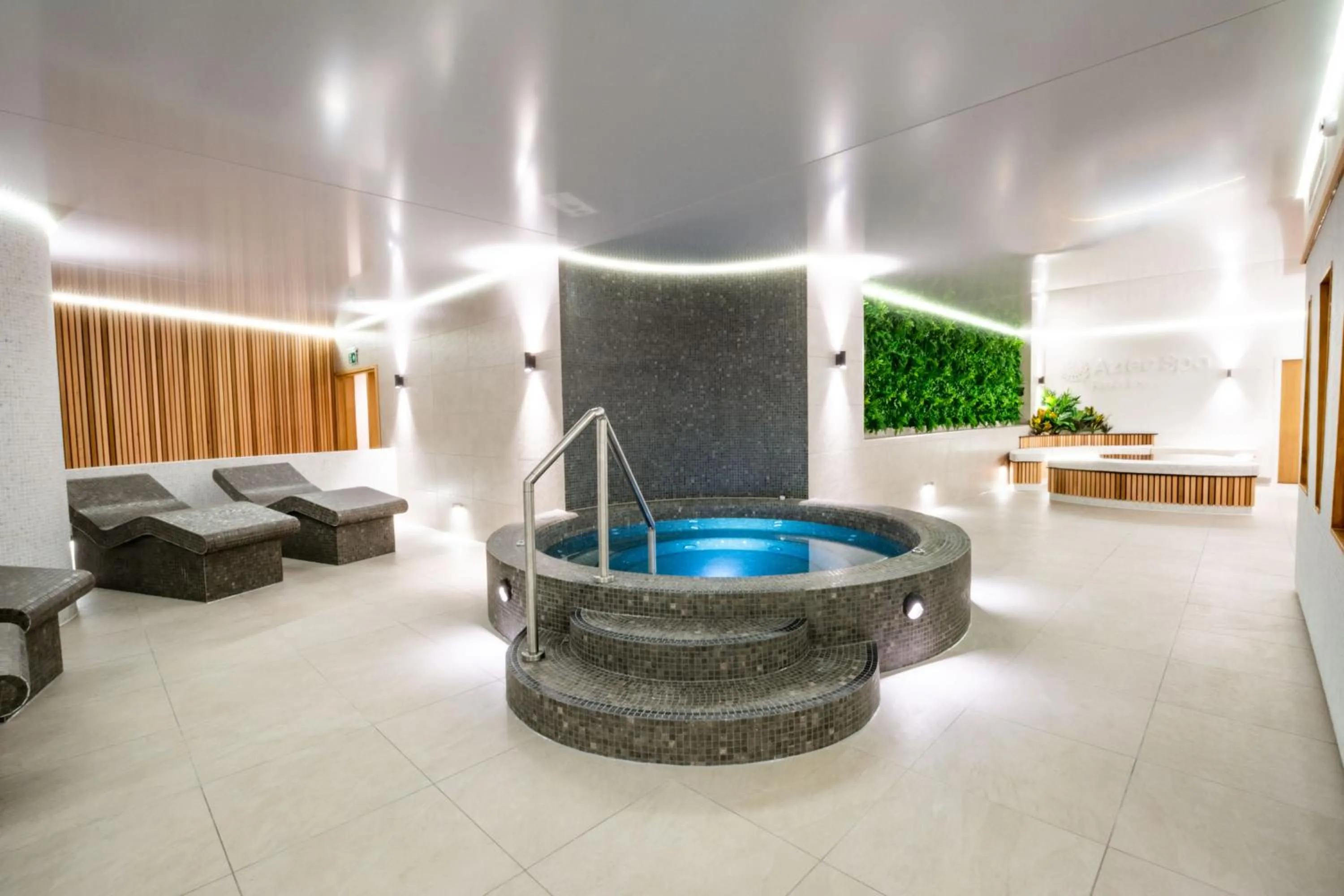 Hot Tub in TLH Toorak Hotel - TLH Leisure, Entertainment and Spa Resort