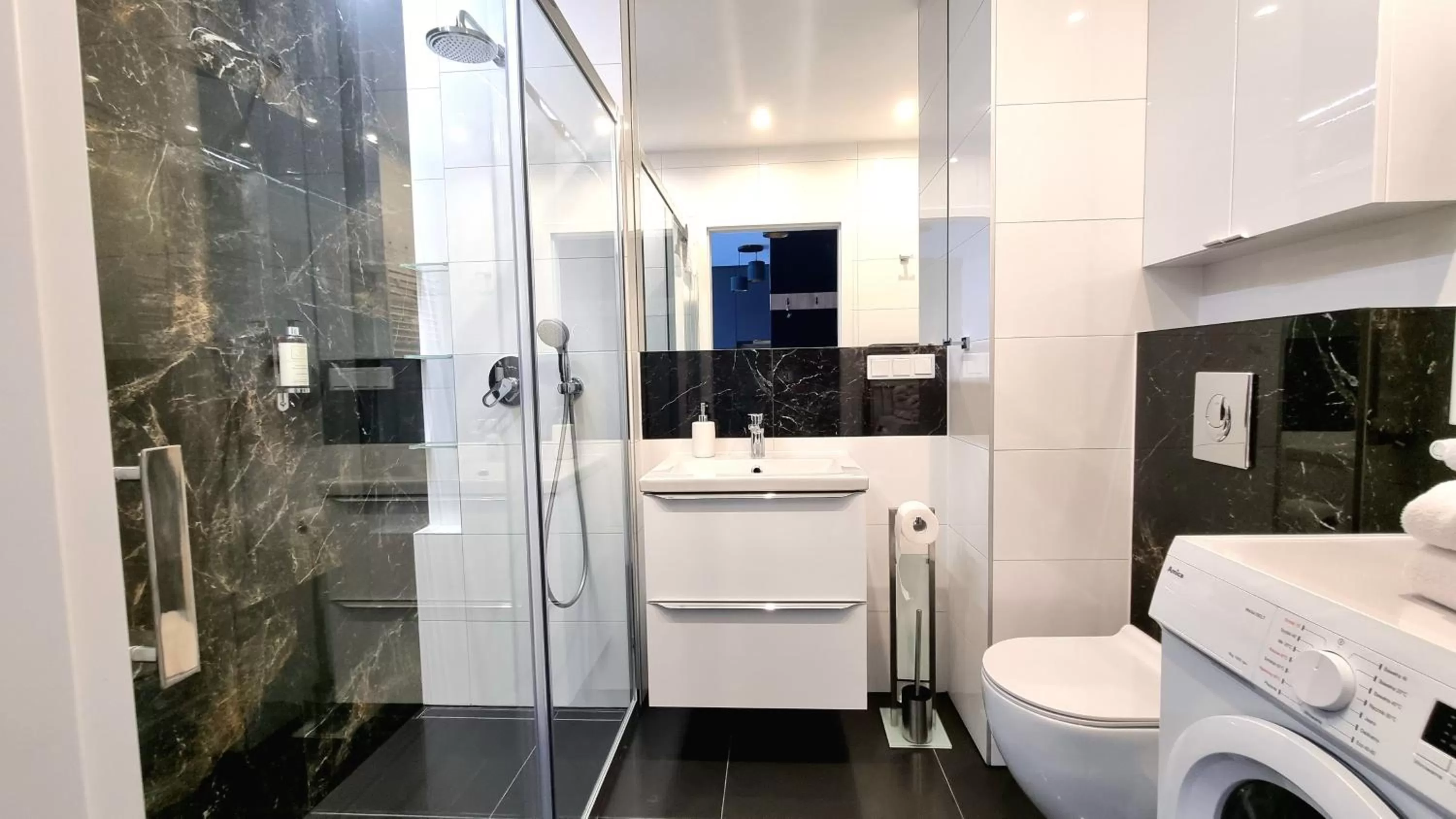 Shower, Bathroom in NOOK NOOK Apartments Bytkowska 103