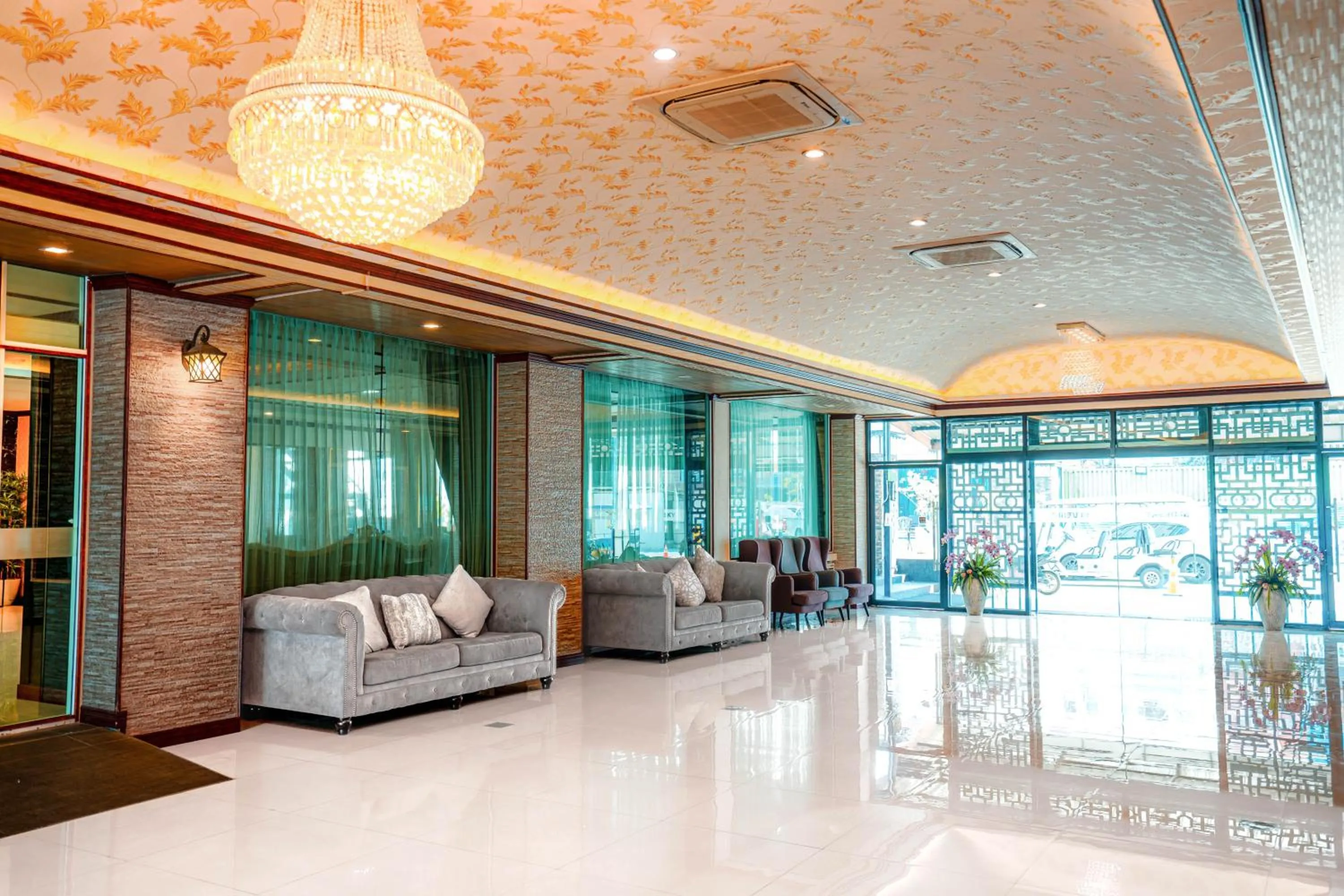 Lobby or reception in Blue Sky Residence Airport