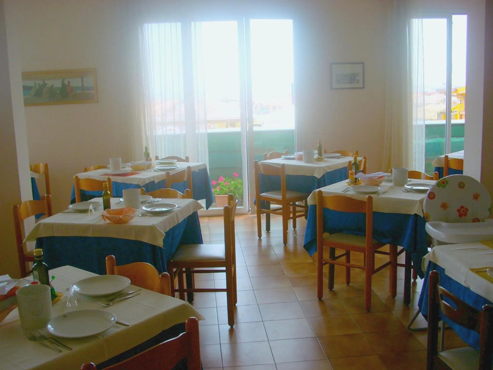 Restaurant/places to eat in Hotel Cosmopolita