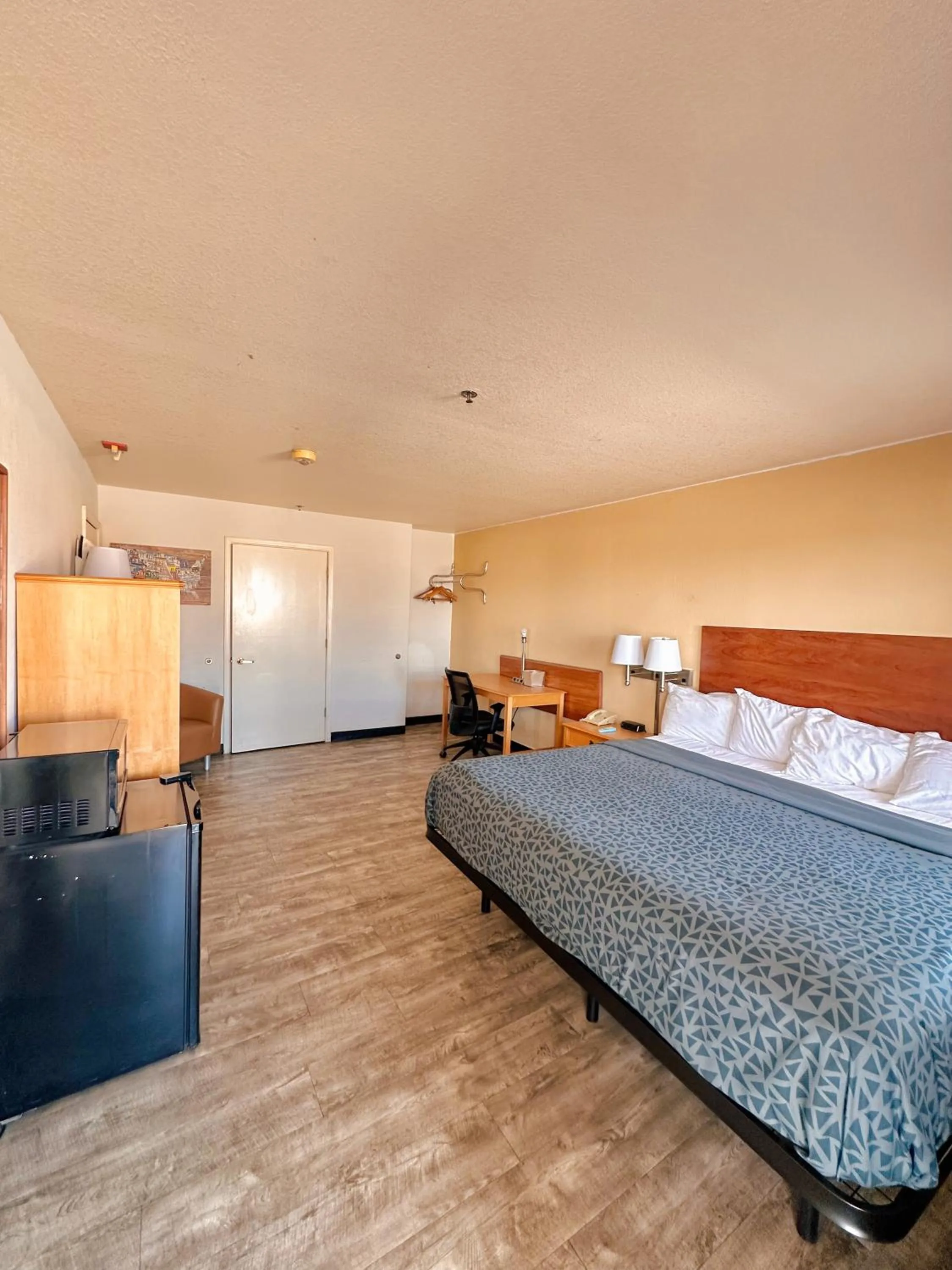 Bed in Econo Lodge Lordsburg I-10