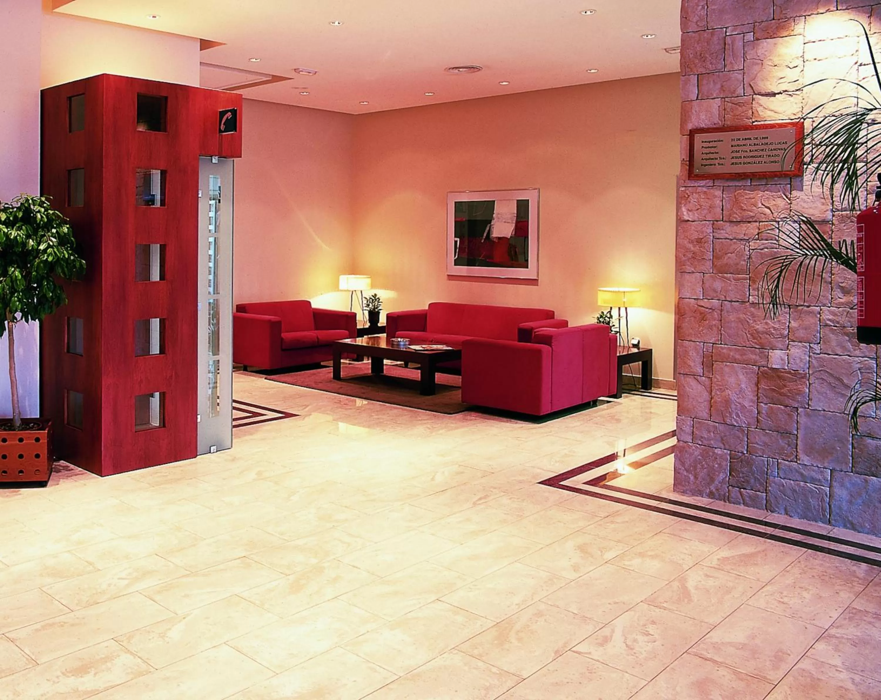 Lobby or reception in Hotel Traíña