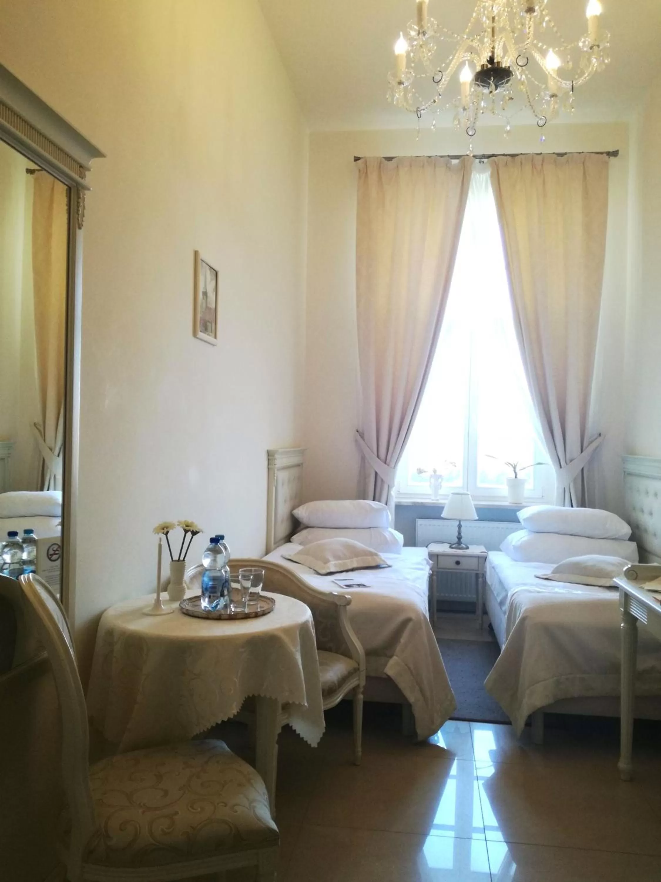 Photo of the whole room, Bed in Hotel SPA Akacjowy Dwór