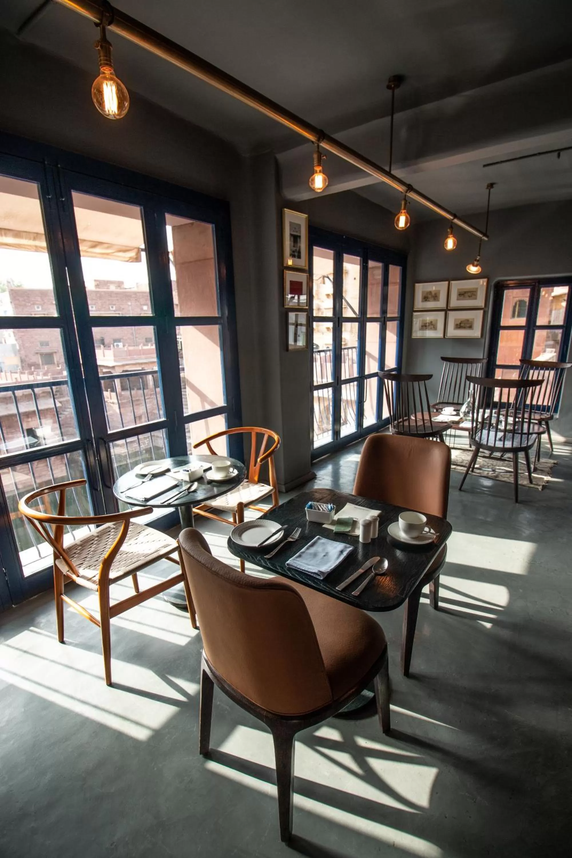 Restaurant/places to eat in The Stepwell Hotel