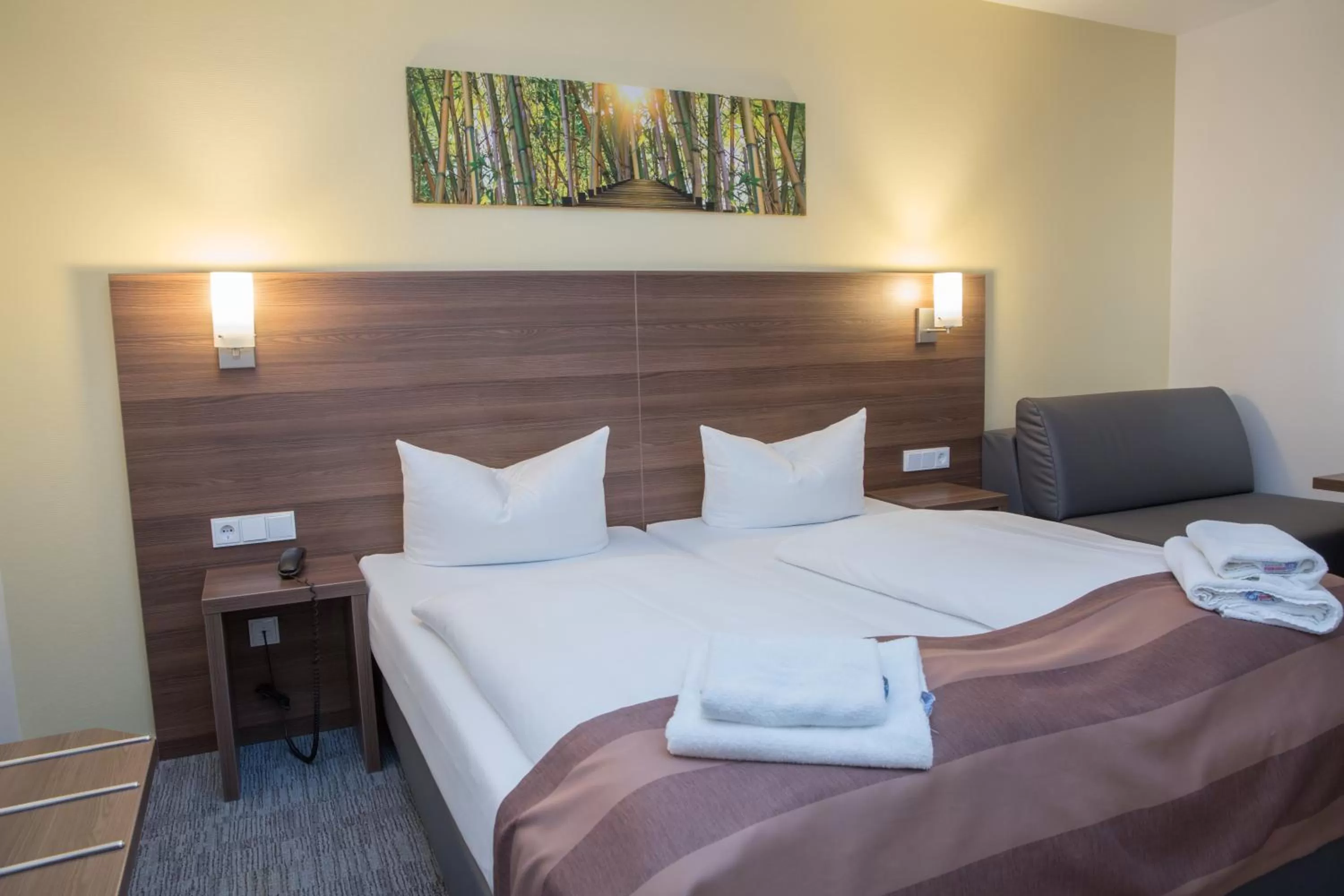 Bedroom, Bed in Trip Inn Goethe Business Messe