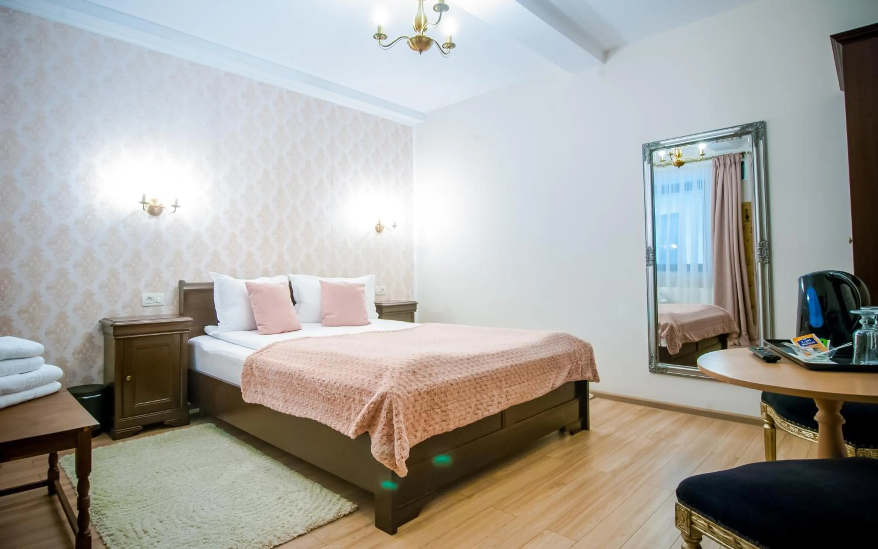 Bedroom, Bed in Safrano Palace