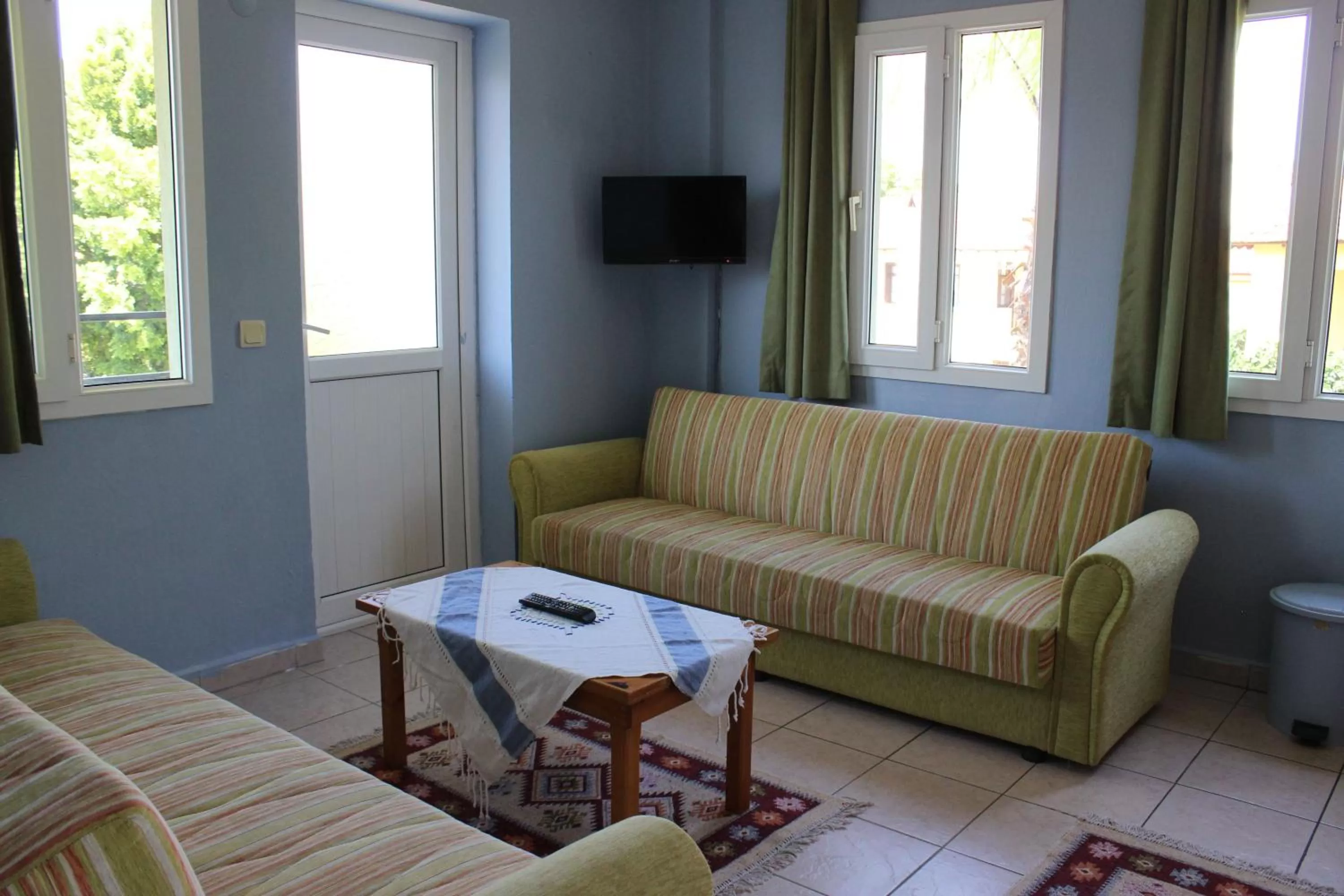 TV and multimedia in Summer Life Villa Apart