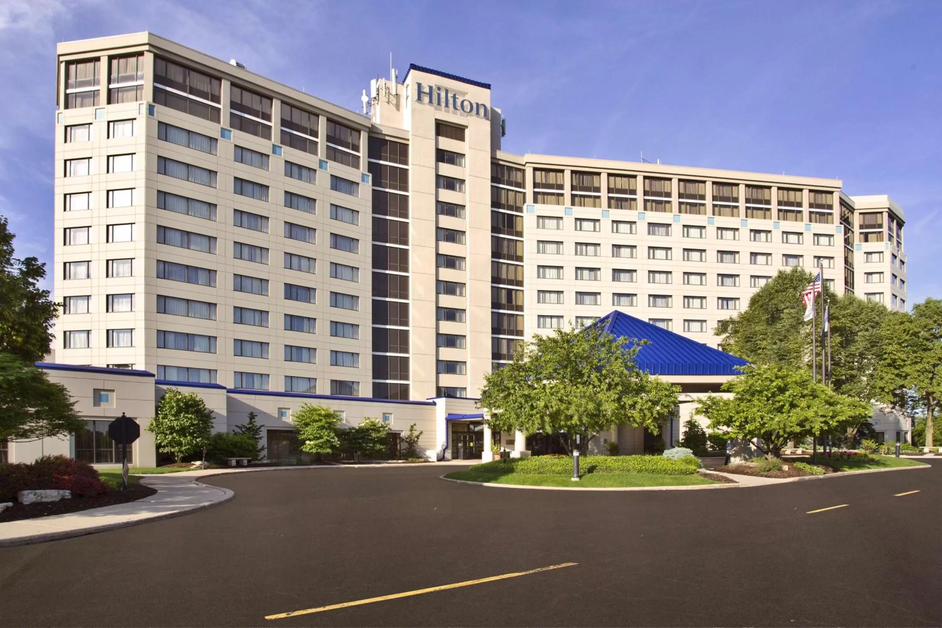 Property building in Hilton Chicago Oak Brook Hills Resort & Conference Center