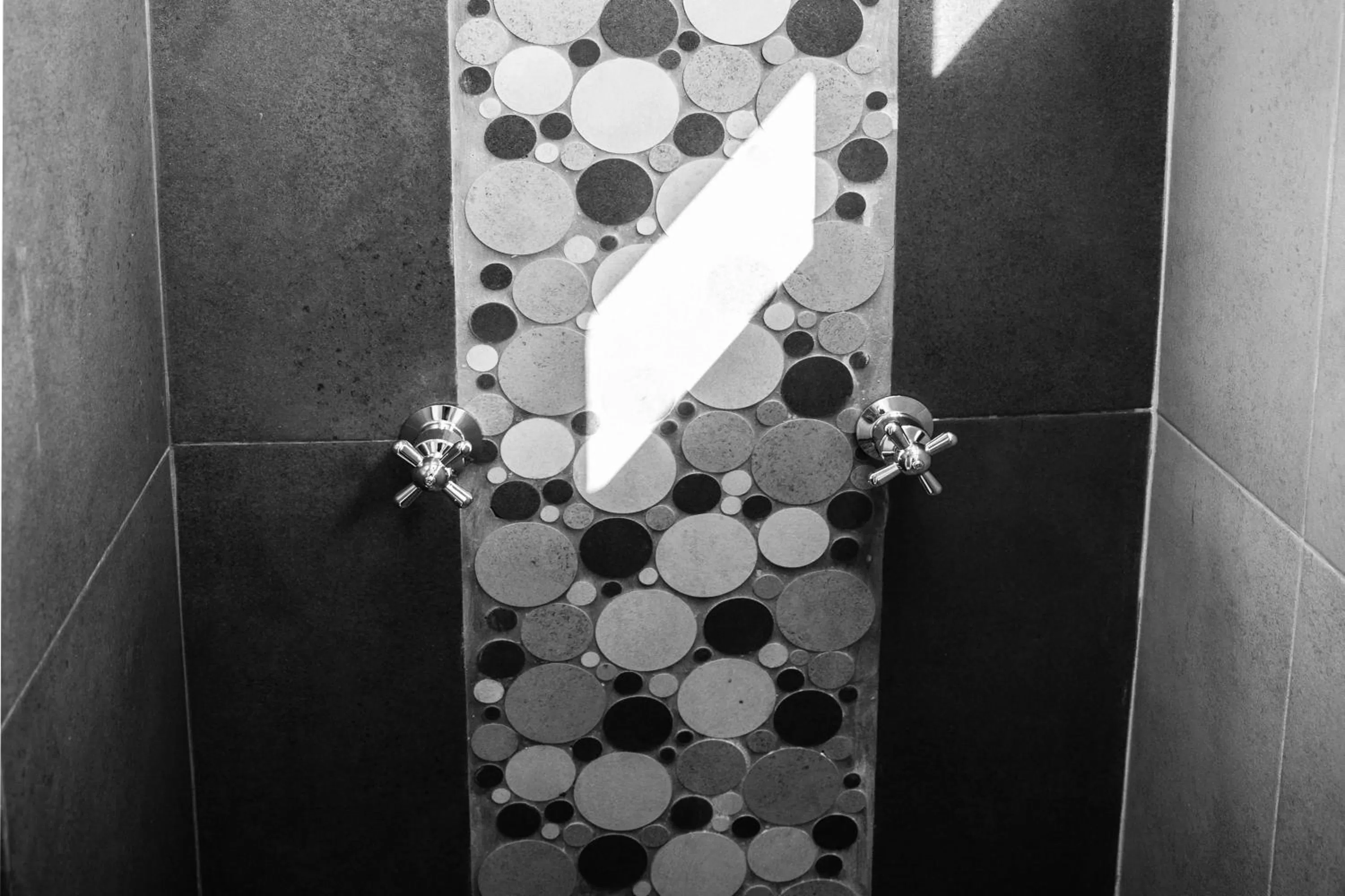 Shower in Villas H2O