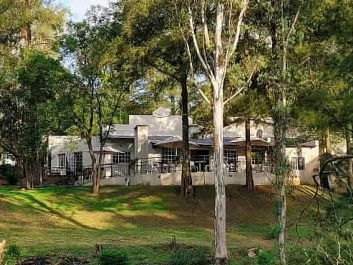 La Moor Country Venue & Eatery