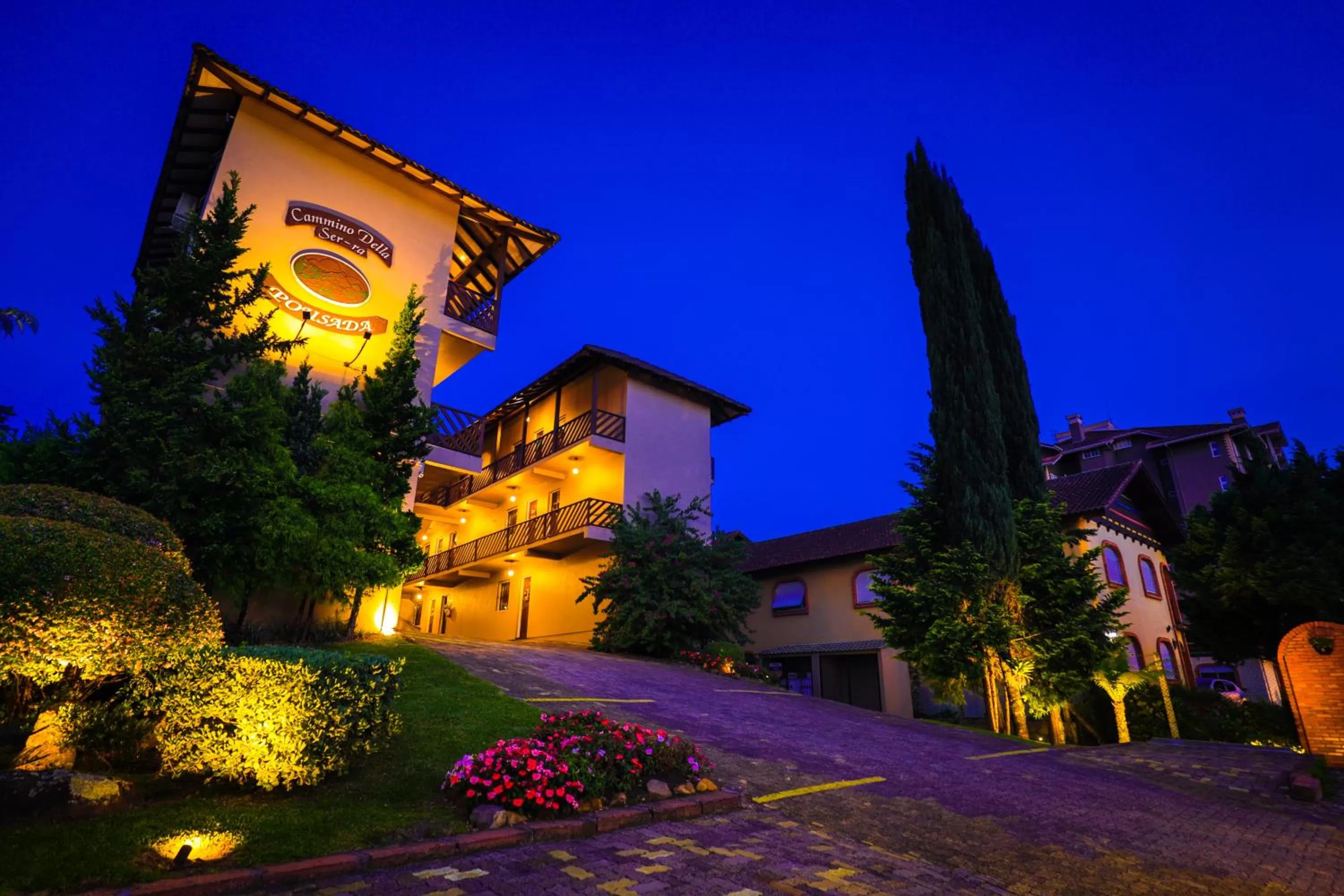 Property Building in Cammino Della Serra