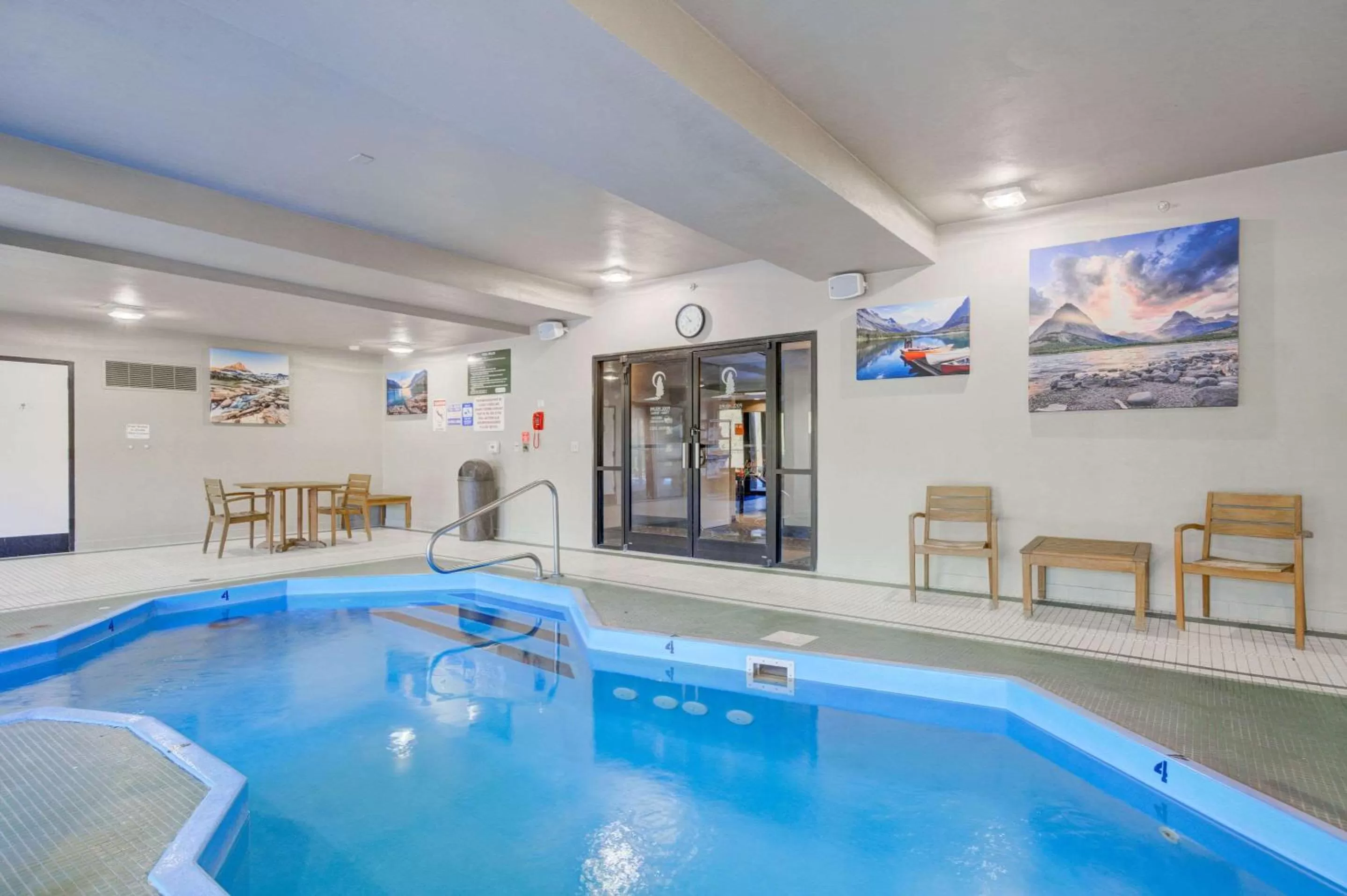 Swimming pool in Whitefish Riverfront Hotel