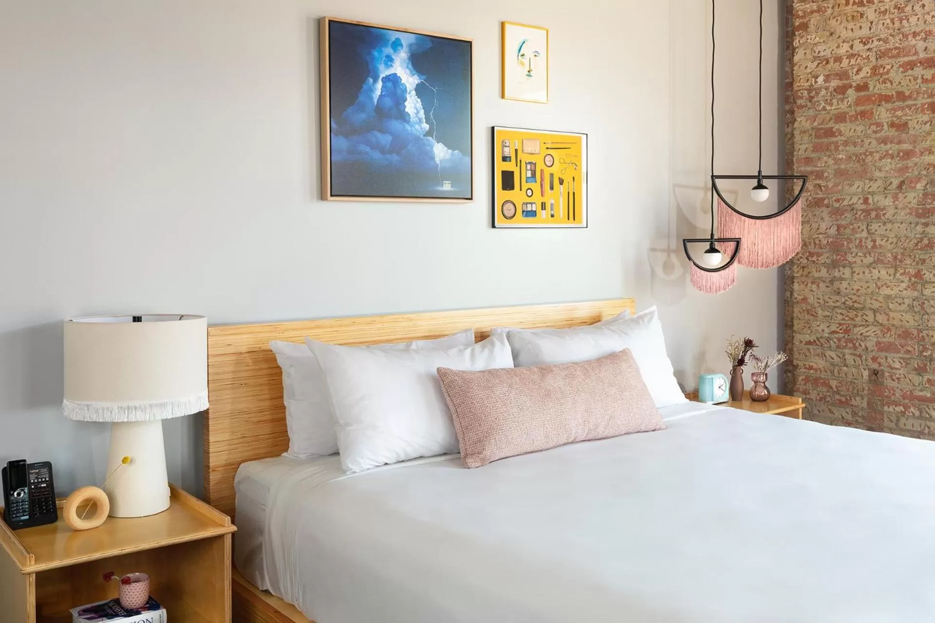 Bedroom, Bed in Canvas Hotel Dallas