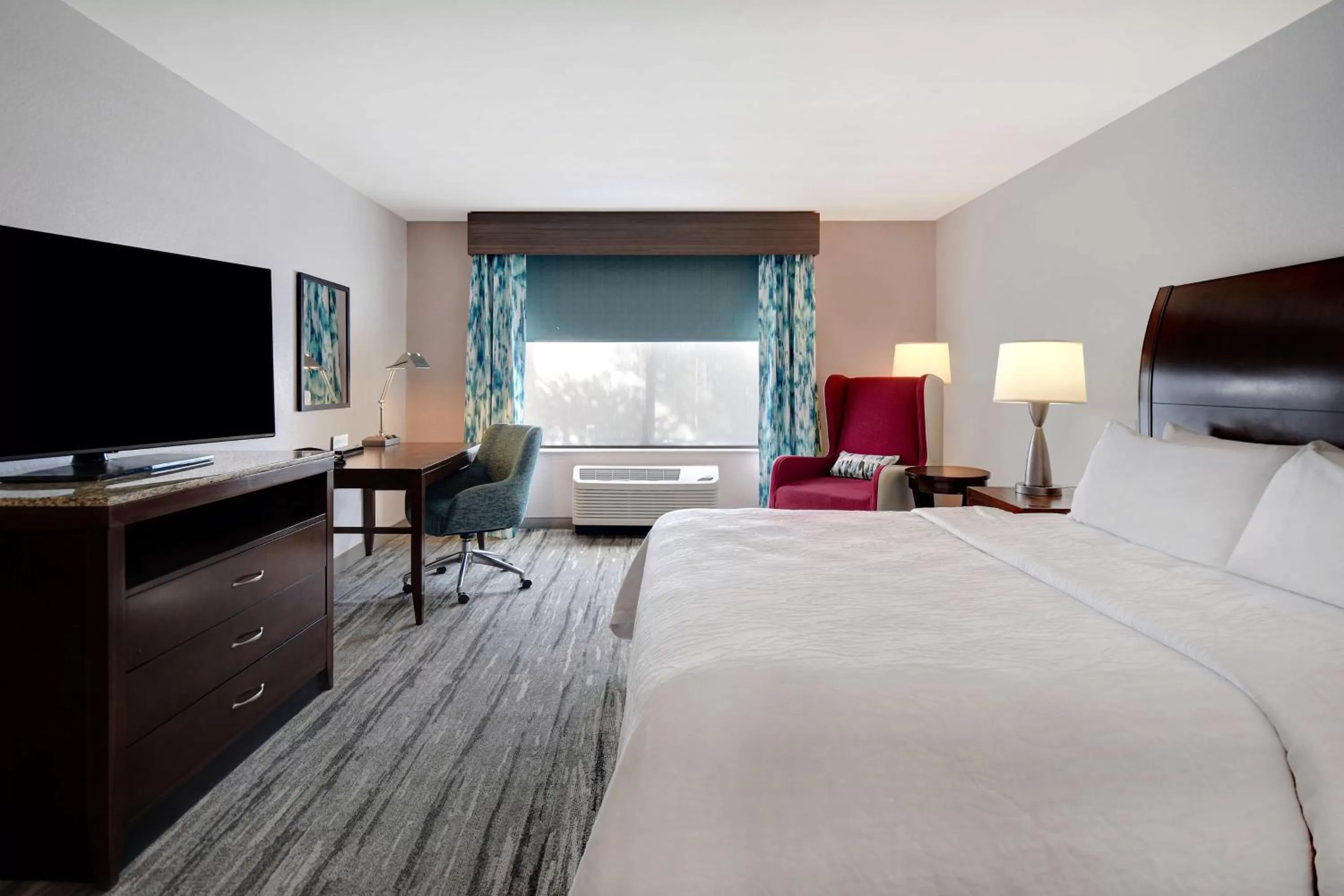 Bedroom, Bed in Hilton Garden Inn Fort Myers