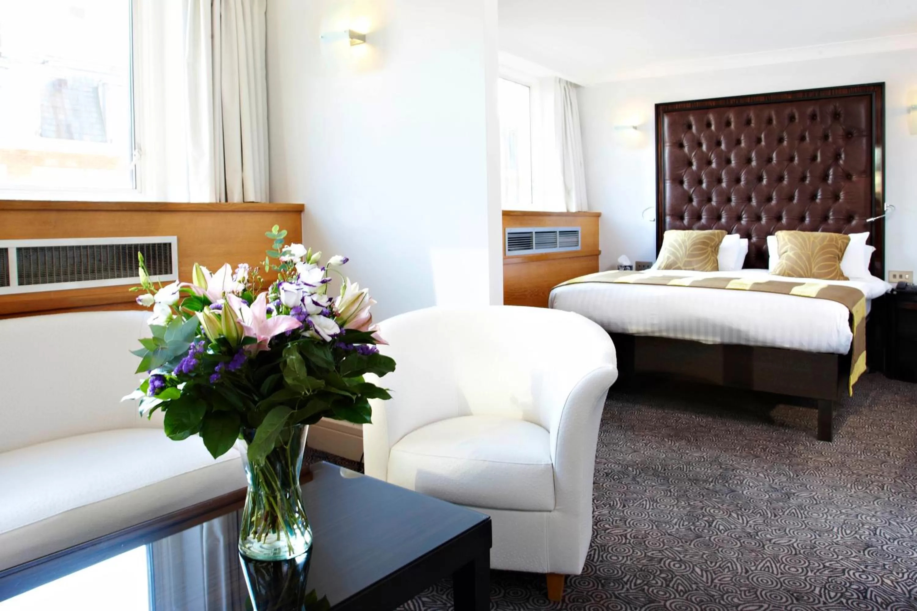 Photo of the whole room, Bed in Washington Mayfair Hotel