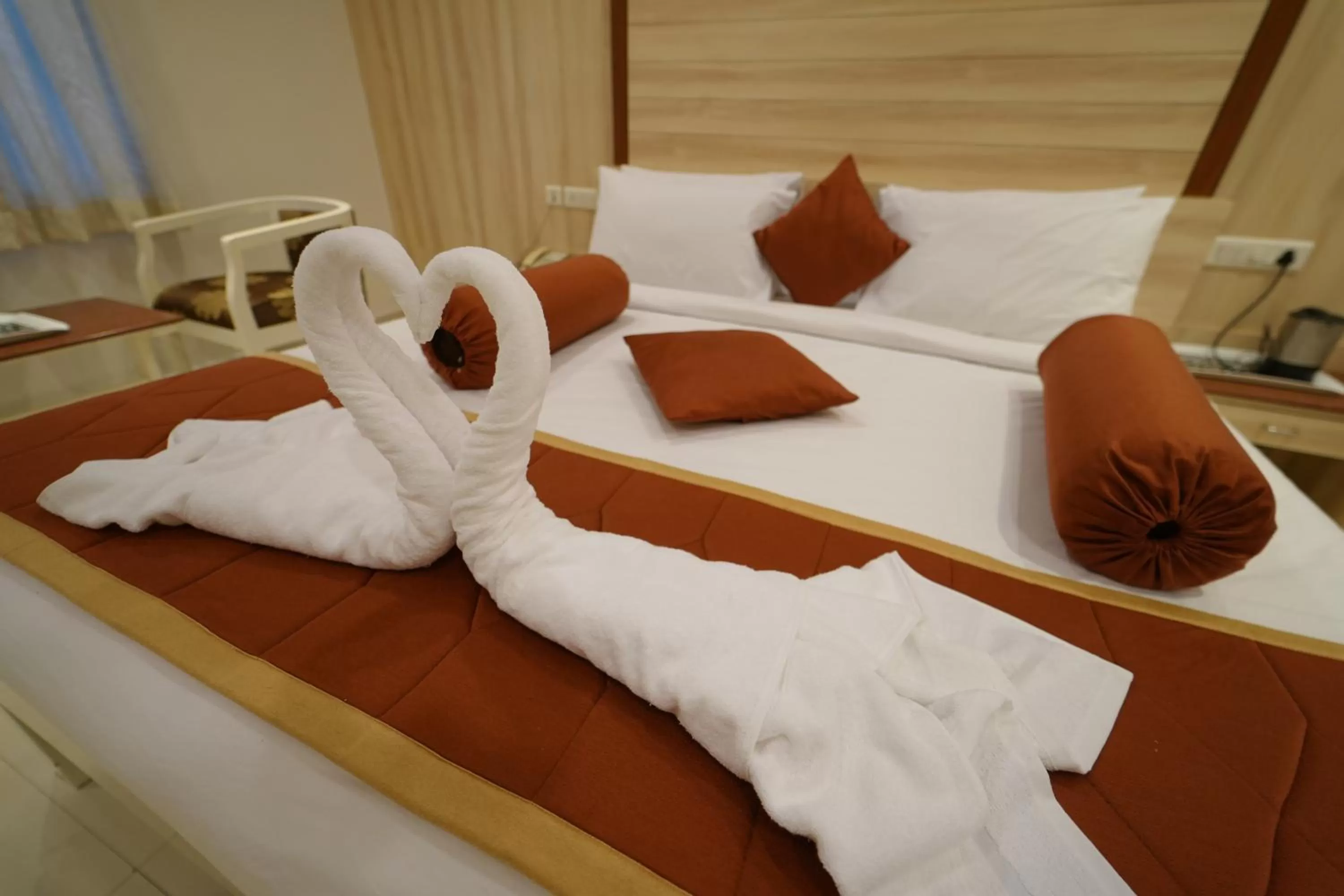 Bedroom, Bed in Hotel Palmyra Grand Inn