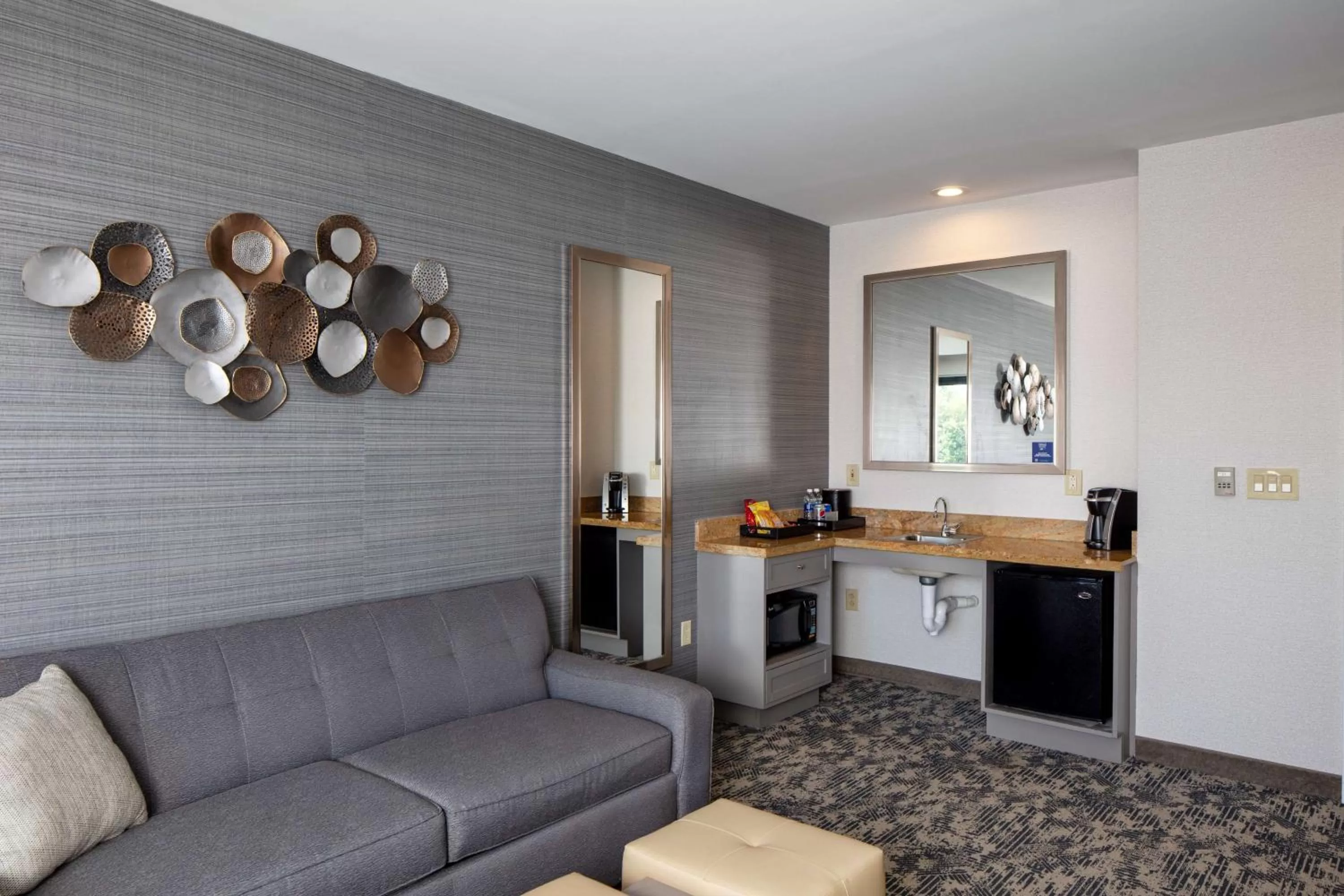 Living room in Embassy Suites by Hilton Portland Maine