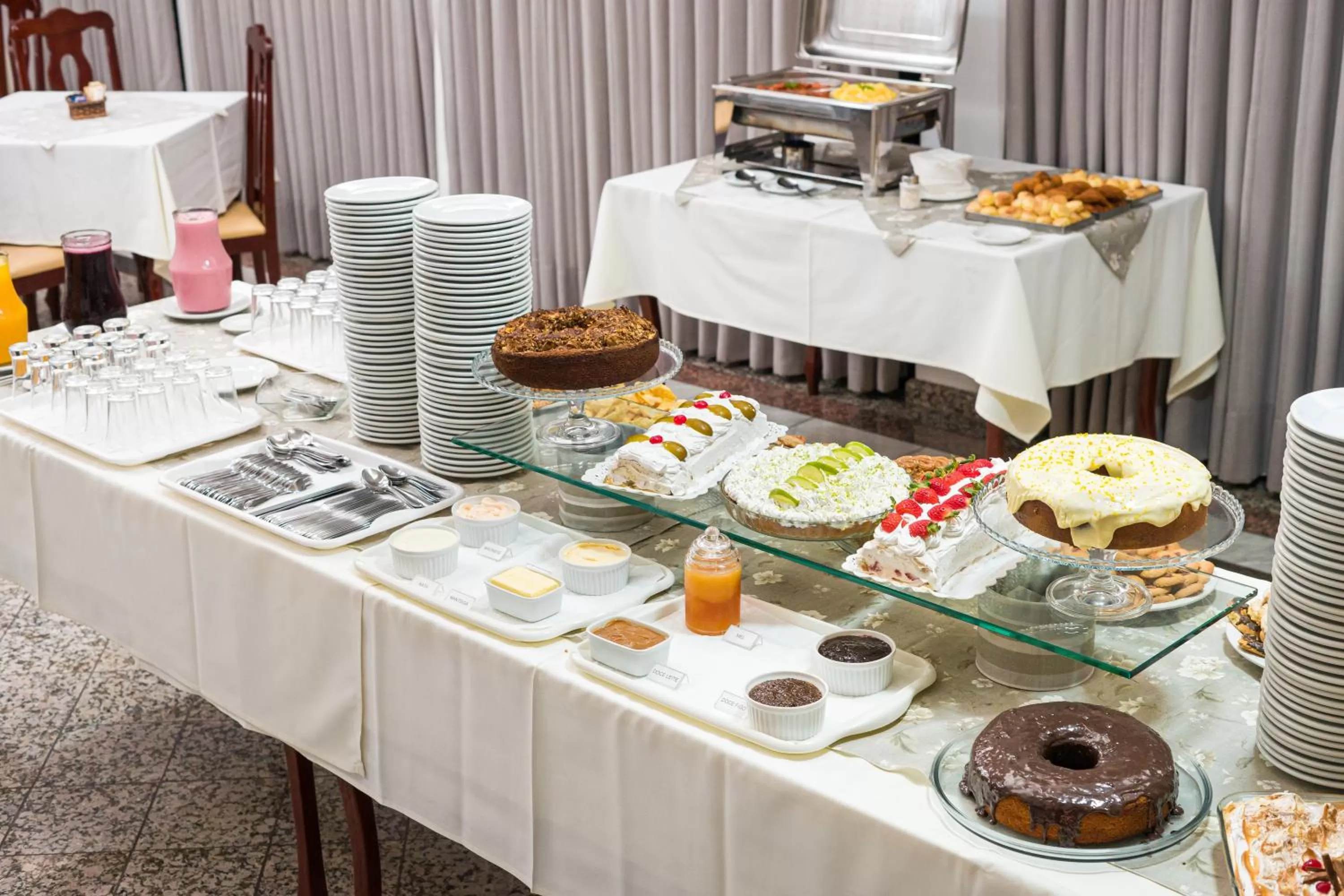 Breakfast, Food in Condall Palace Hotel