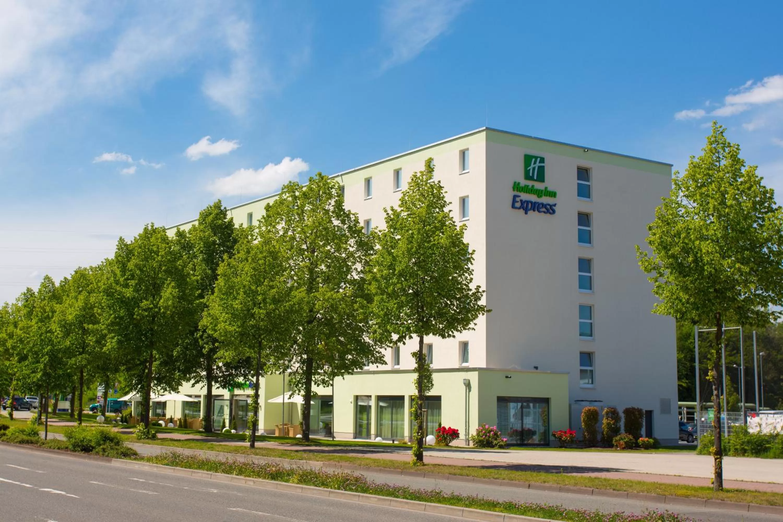 Property building in Holiday Inn Express Neunkirchen by IHG