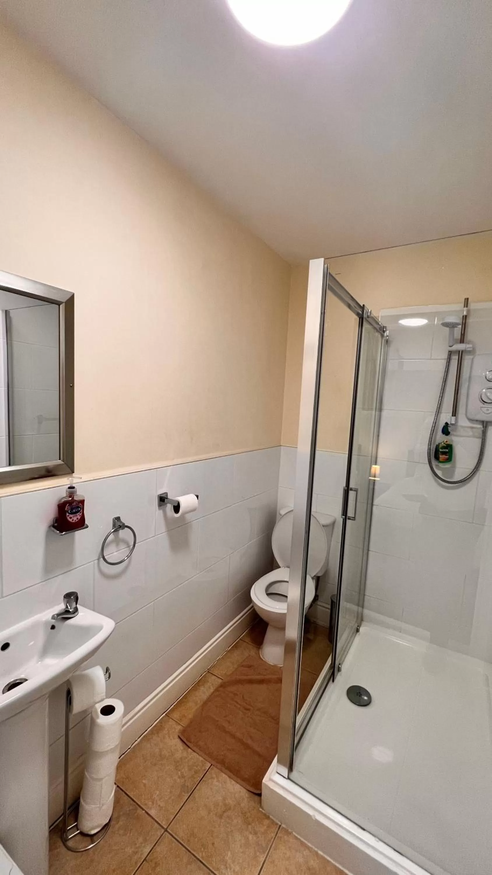 Bathroom in The Cabbage Hall Hotel