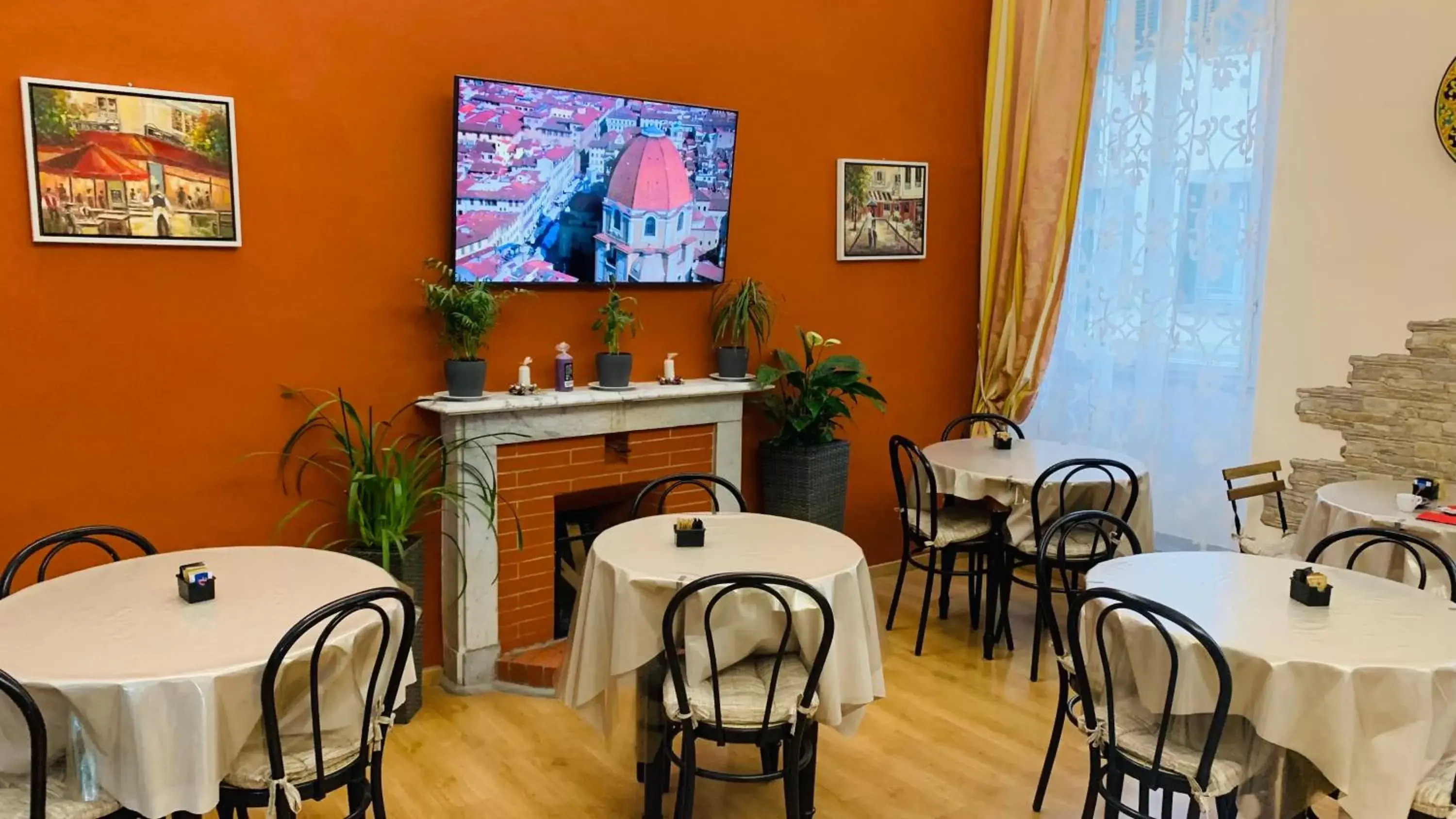 PICCOLO HOTEL Nel Centro Storico di Firenze PICCOLO HOTEL Nel Centro Storico di Firenze