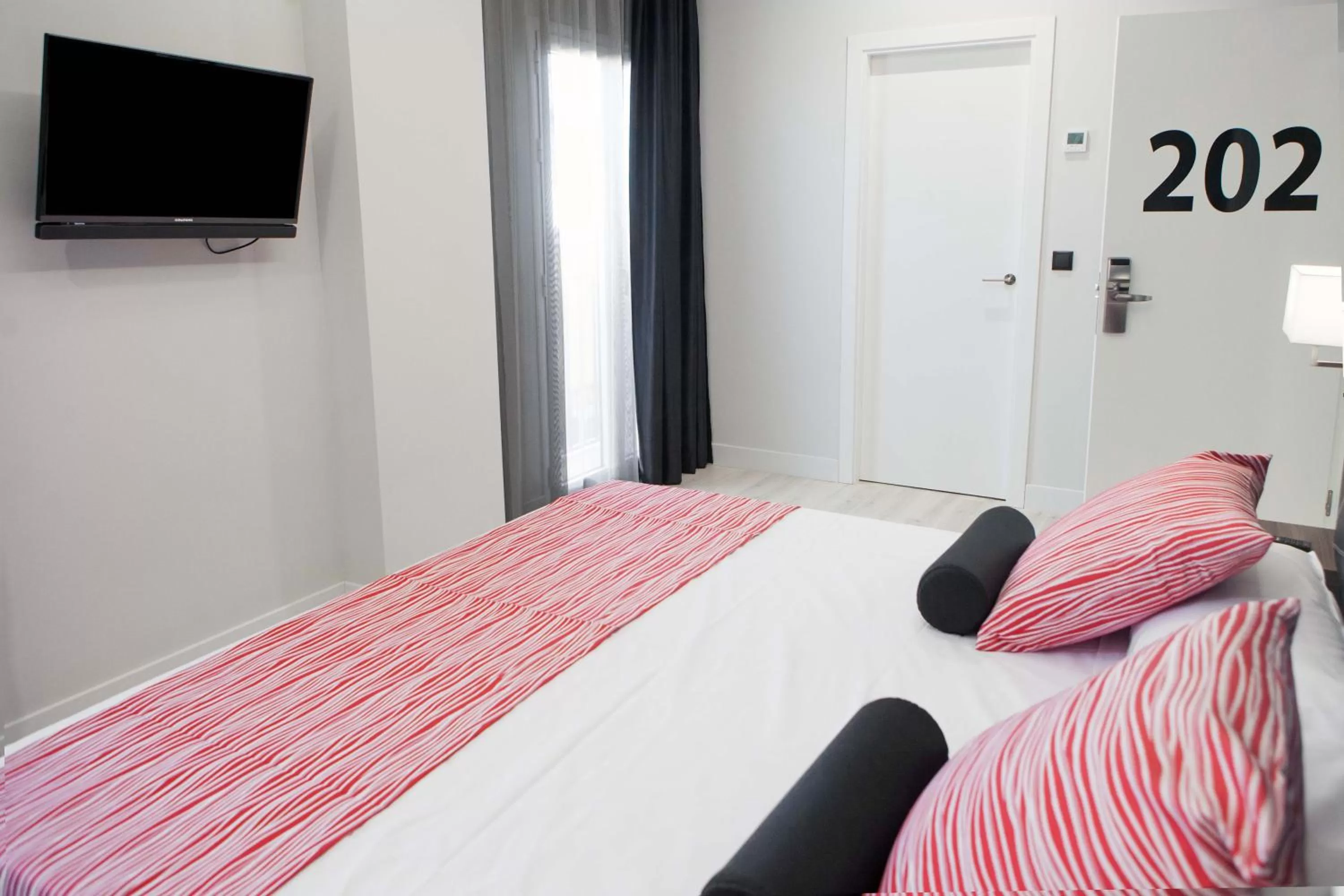 Bedroom, Bed in Itaca Artemisa by Soho Boutique