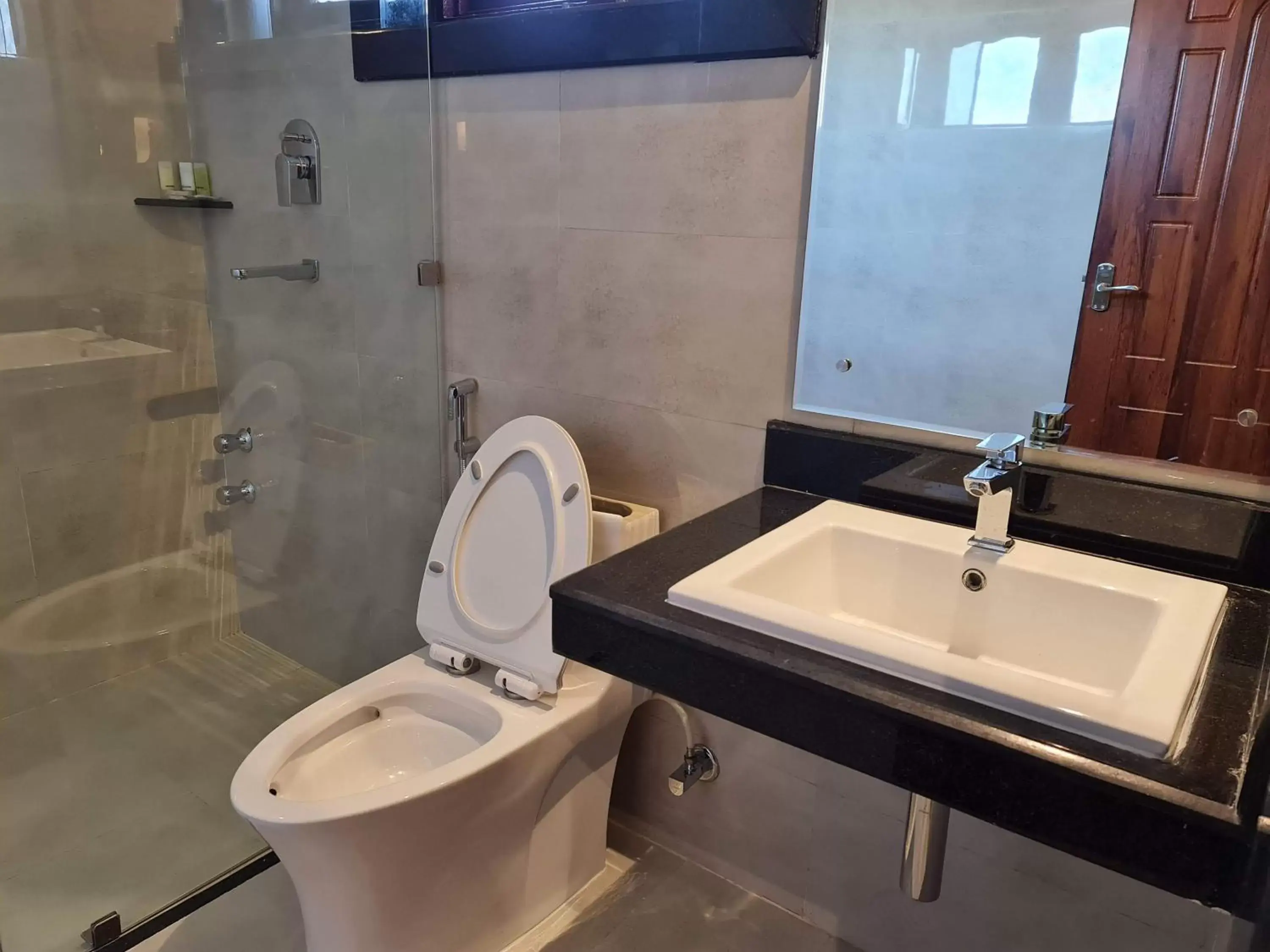 Executive Suite with Mountain View - 10% off on Spa in Hotel Middle Path & Spa Executive Suite with Mountain View - 10% off on Spa in Hotel Middle Path & Spa