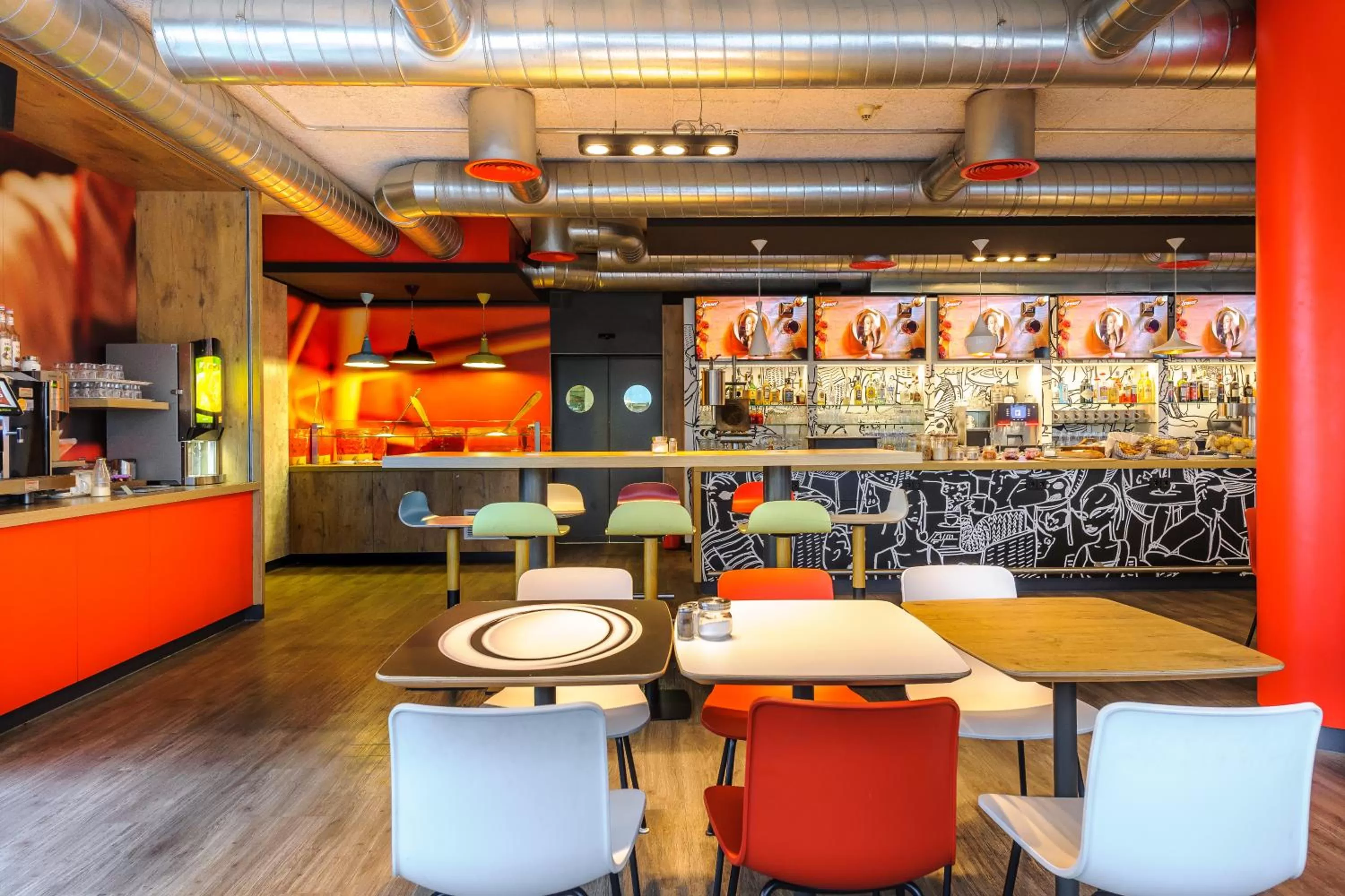 Restaurant/places to eat in ibis Hotel München Messe