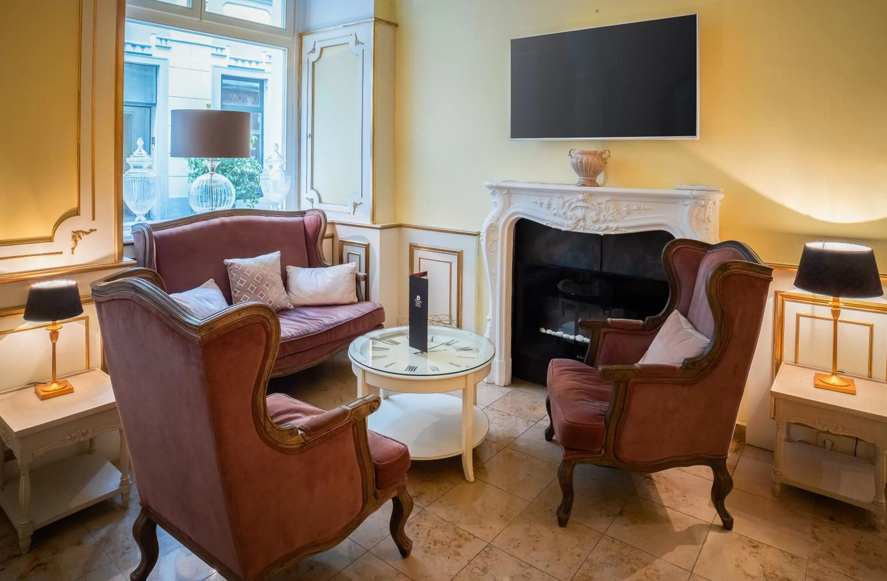 Communal lounge/ TV room in Schlosshotel Römischer Kaiser