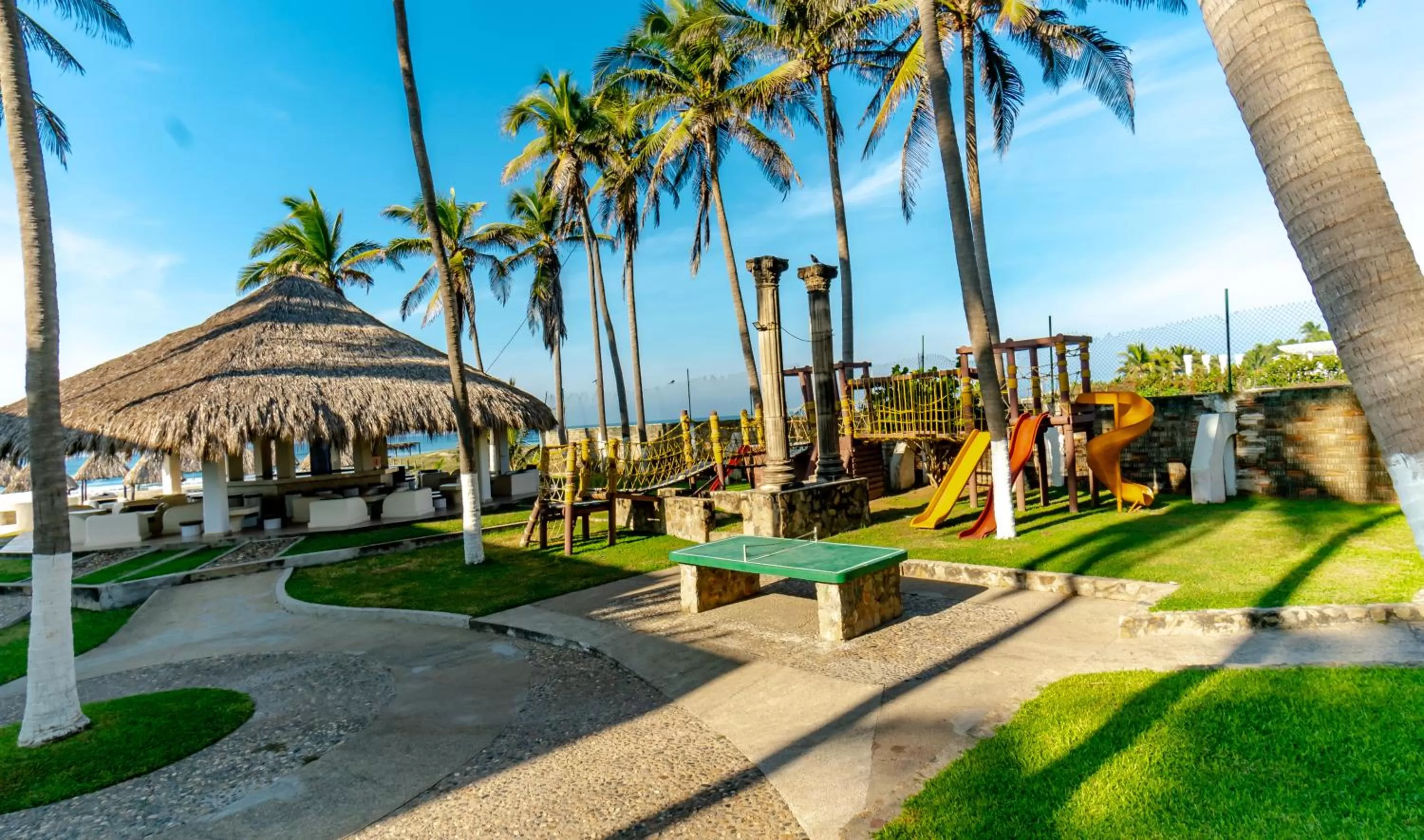 Garden in Mar Paraiso Queen