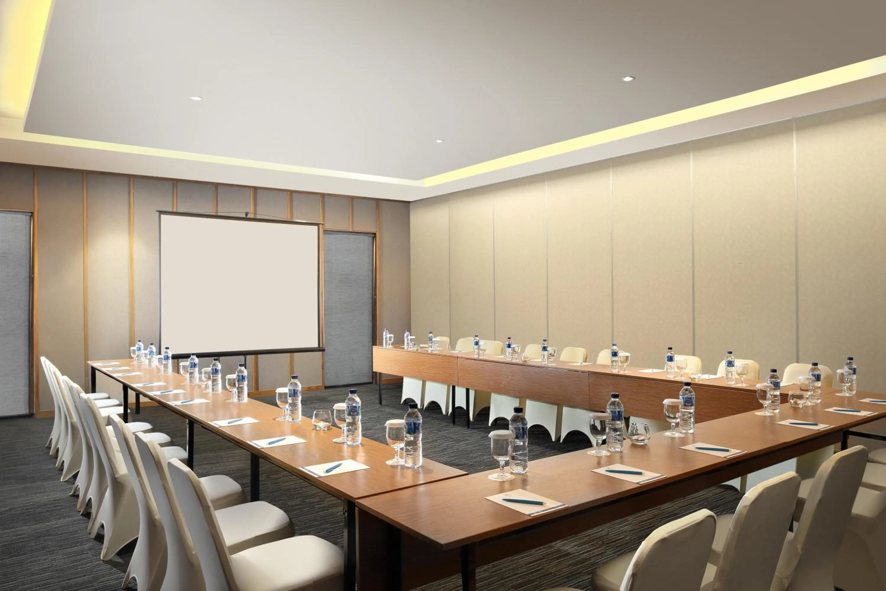 Meeting/conference room in BATIQA Hotel Pekanbaru