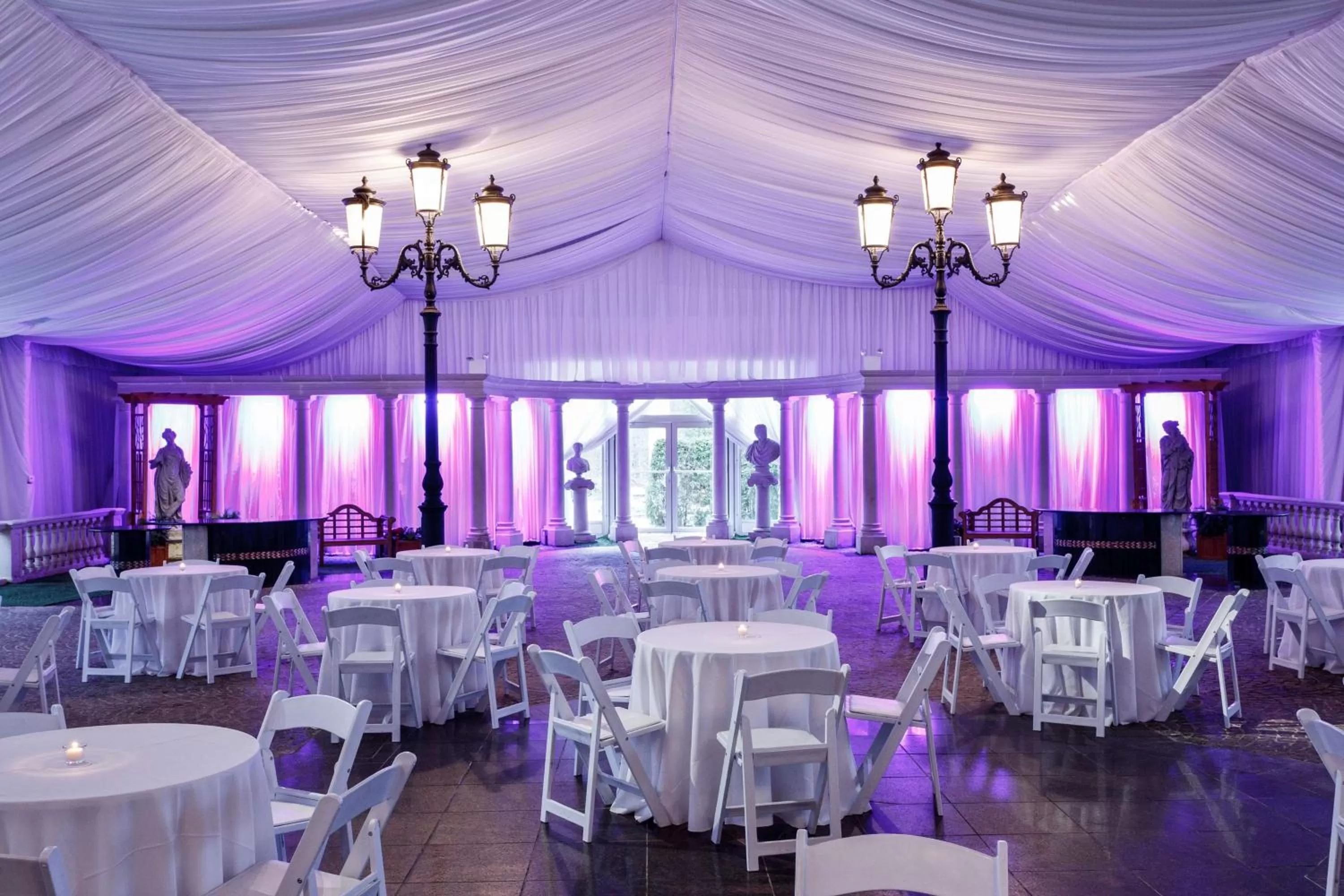 Dining area in Hilton Garden Inn New York/Staten Island
