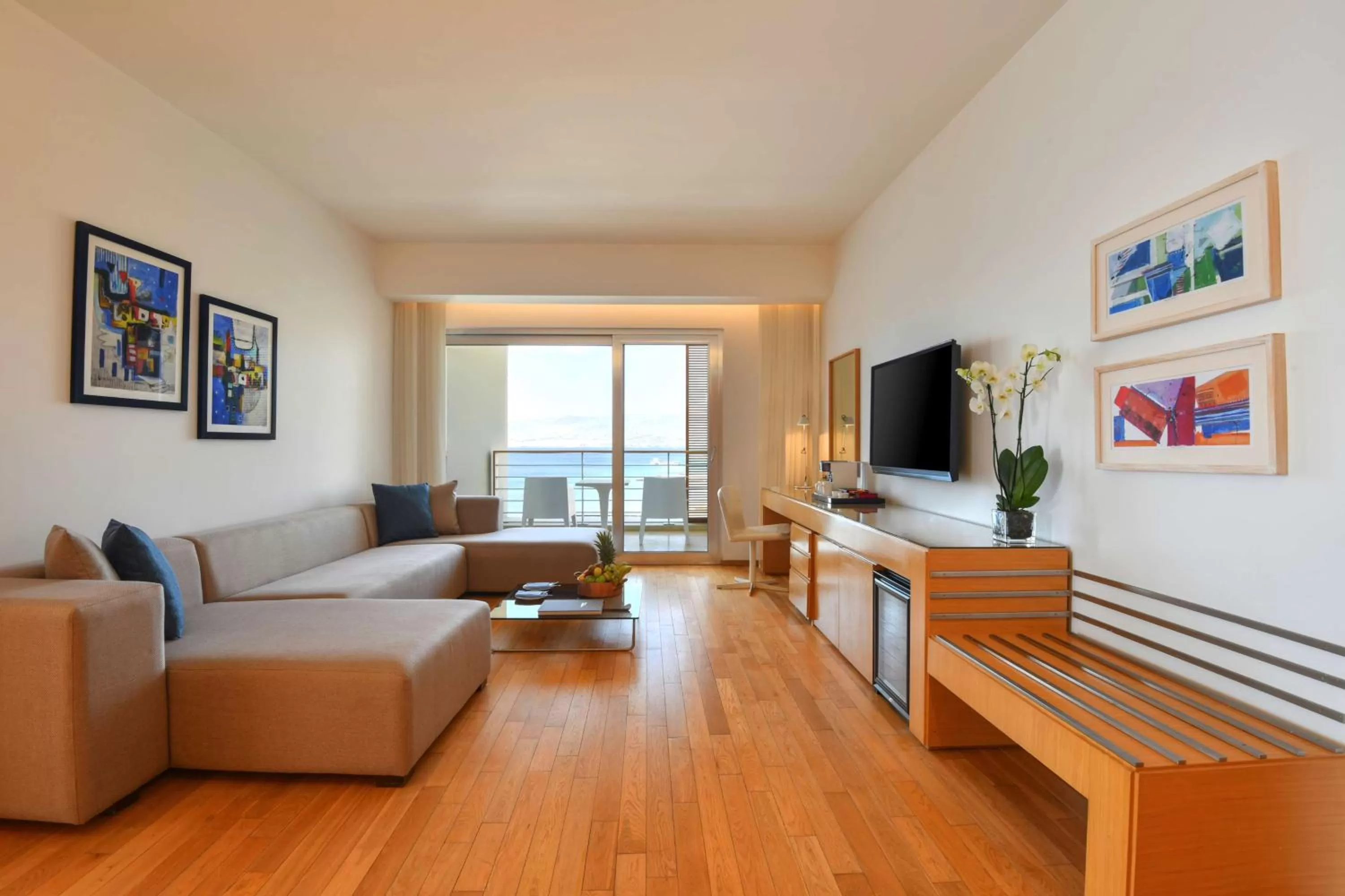 TV and multimedia in Kempinski Hotel Aqaba