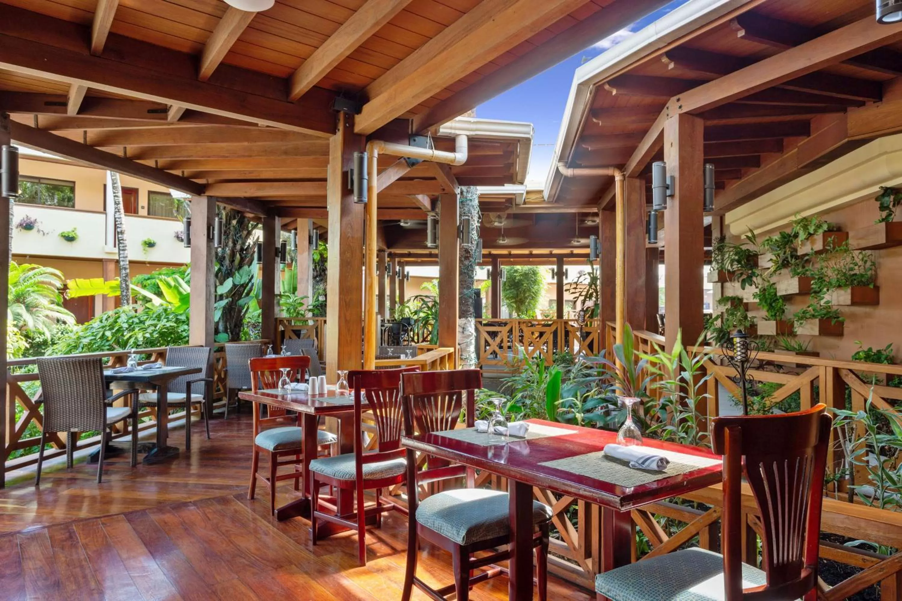 Property building in Best Western Plus Belize Biltmore Plaza