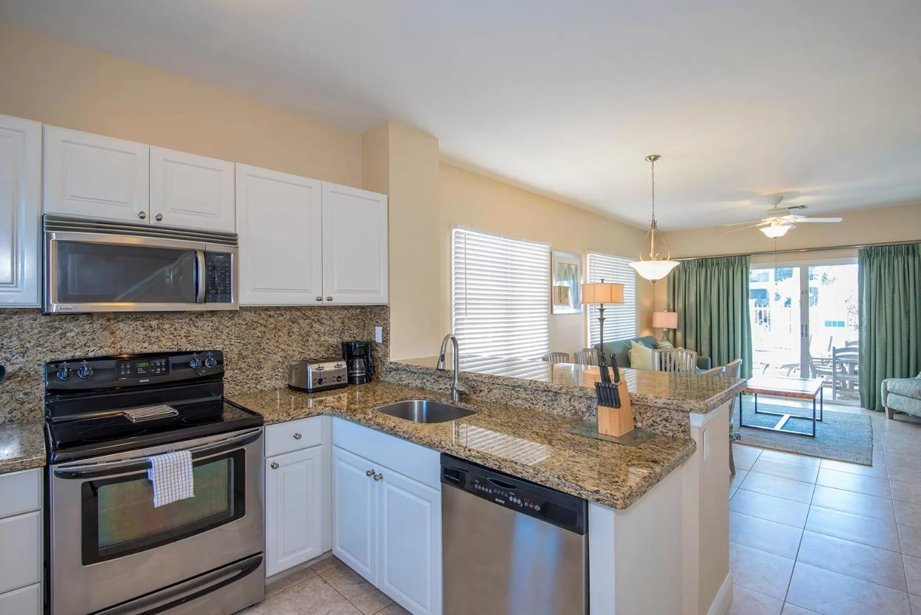 Kitchen or kitchenette in Hawks Cay Resort