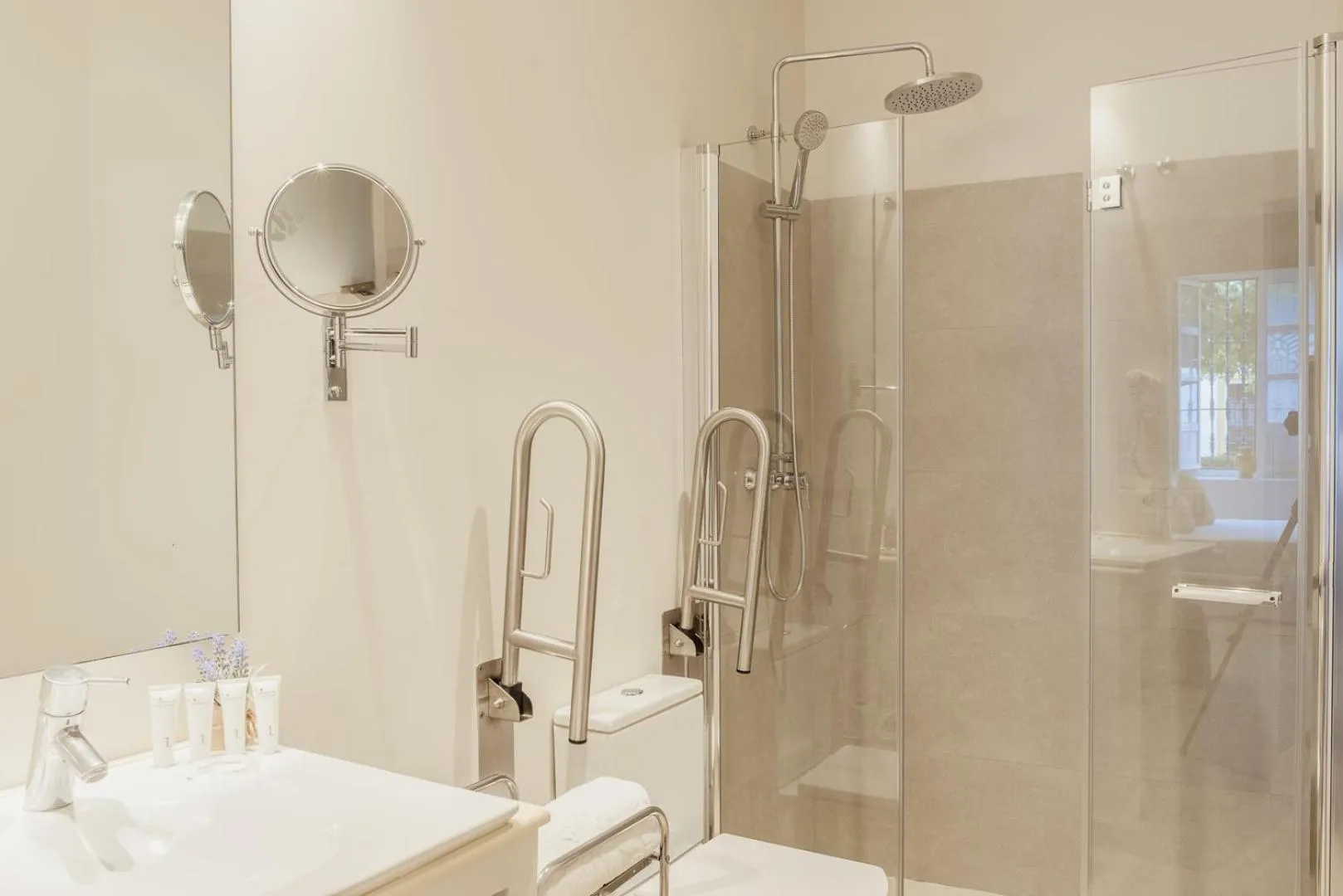 Bathroom in Hotel Boutique Elvira Plaza
