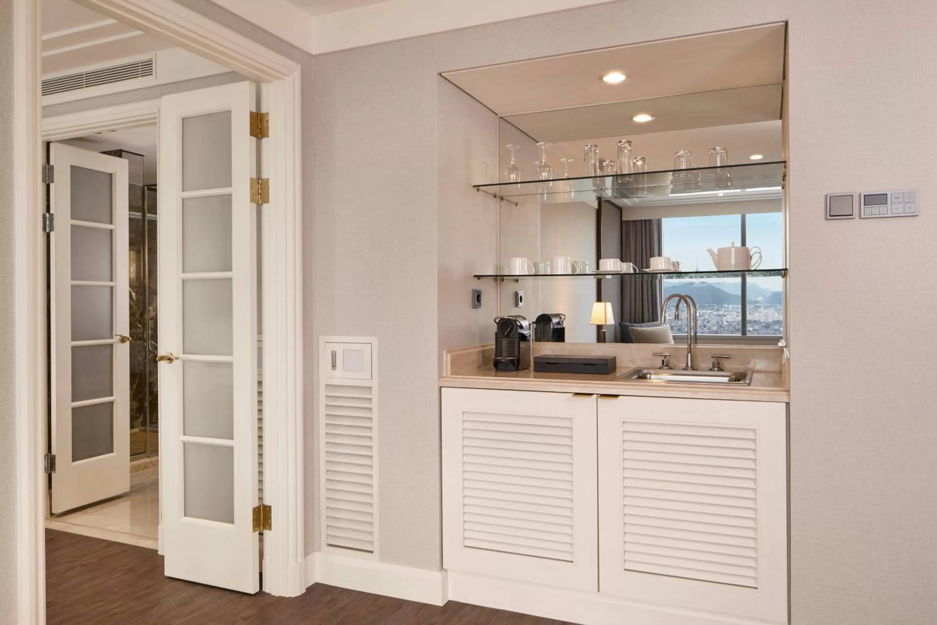 Kitchen or kitchenette in JW Marriott Hotel Seoul