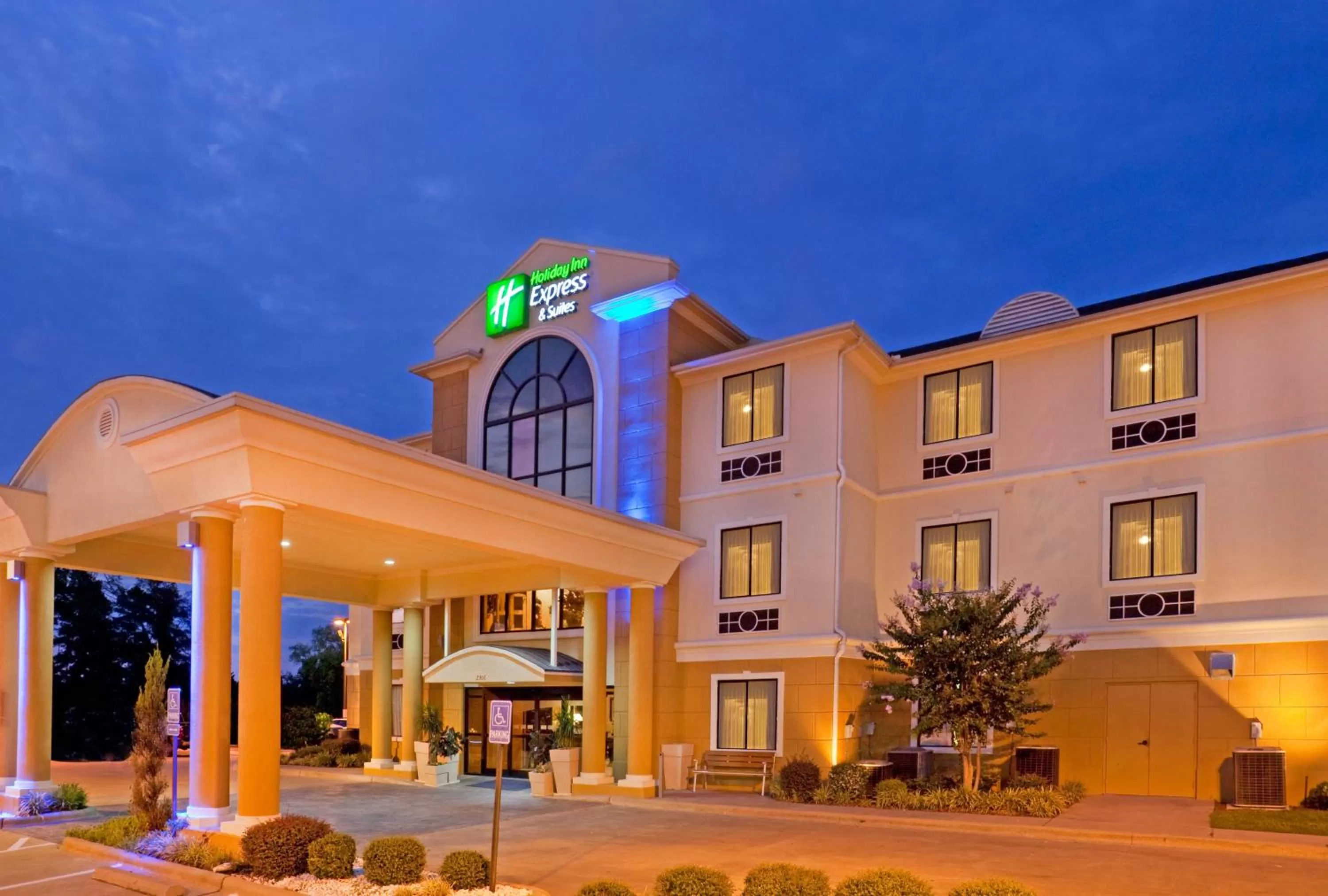 Property building in Holiday Inn Express Hotel & Suites Mount Pleasant by IHG