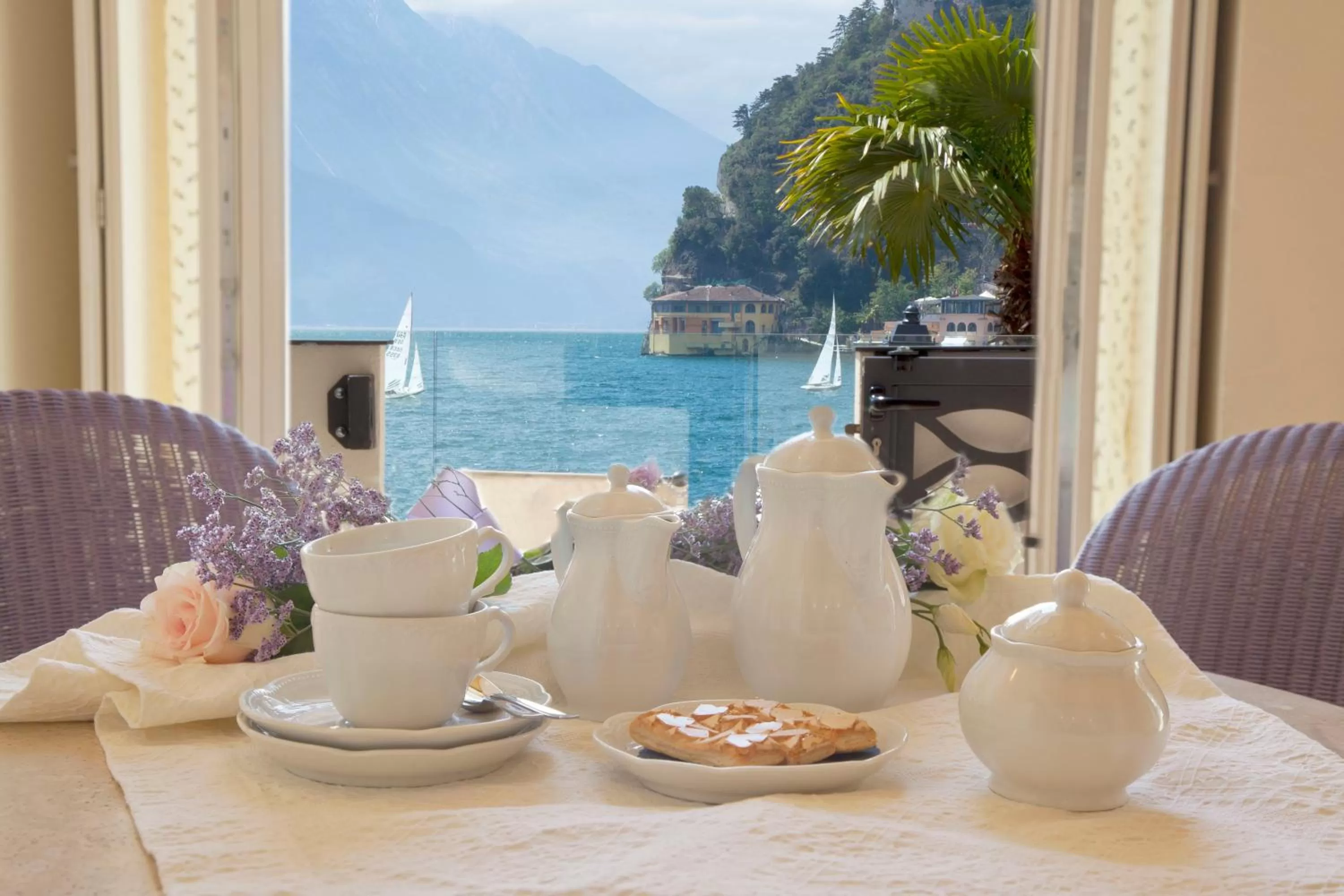 Day in Bellavista Lakefront