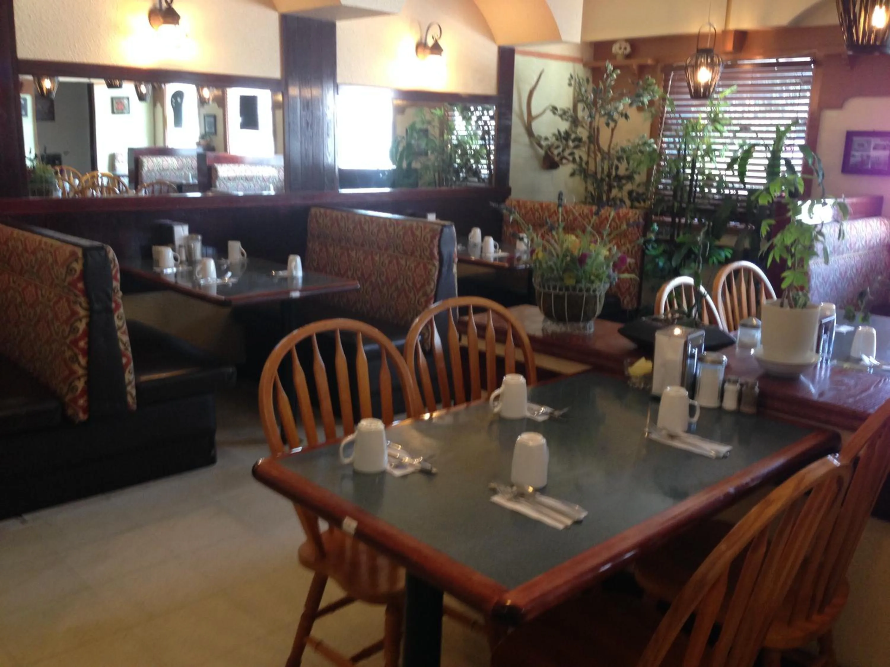 Restaurant/places to eat in Sundre Motor Inn