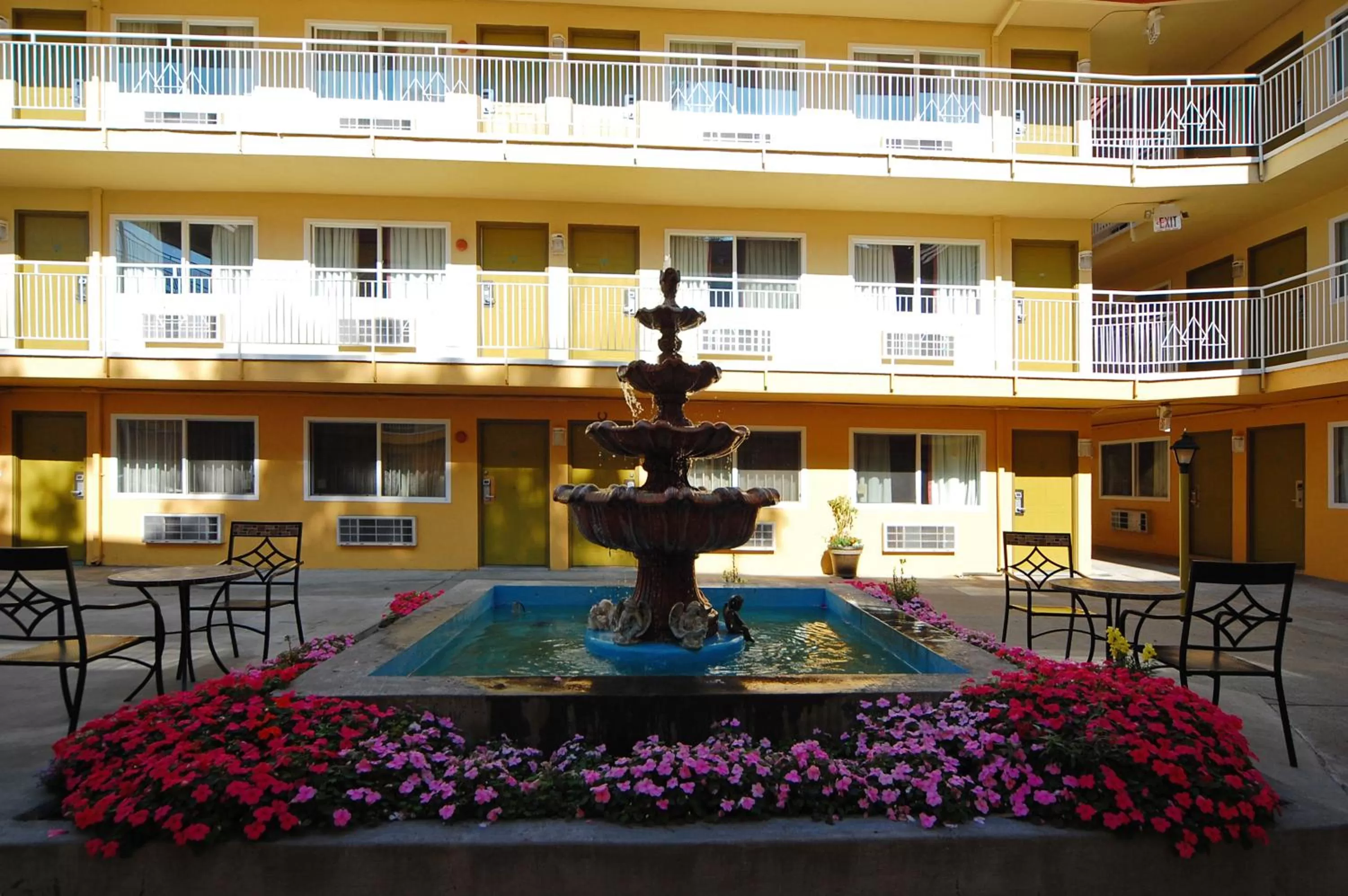 Facade/entrance in Imperial Inn Oakland