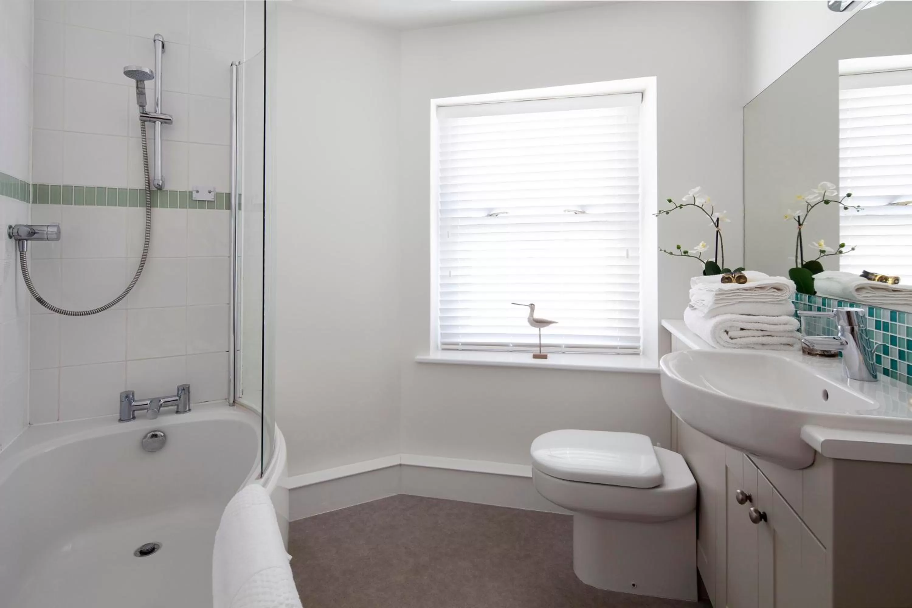 Bathroom in The Artist Loft, Ensuite Guest Rooms, Porthleven