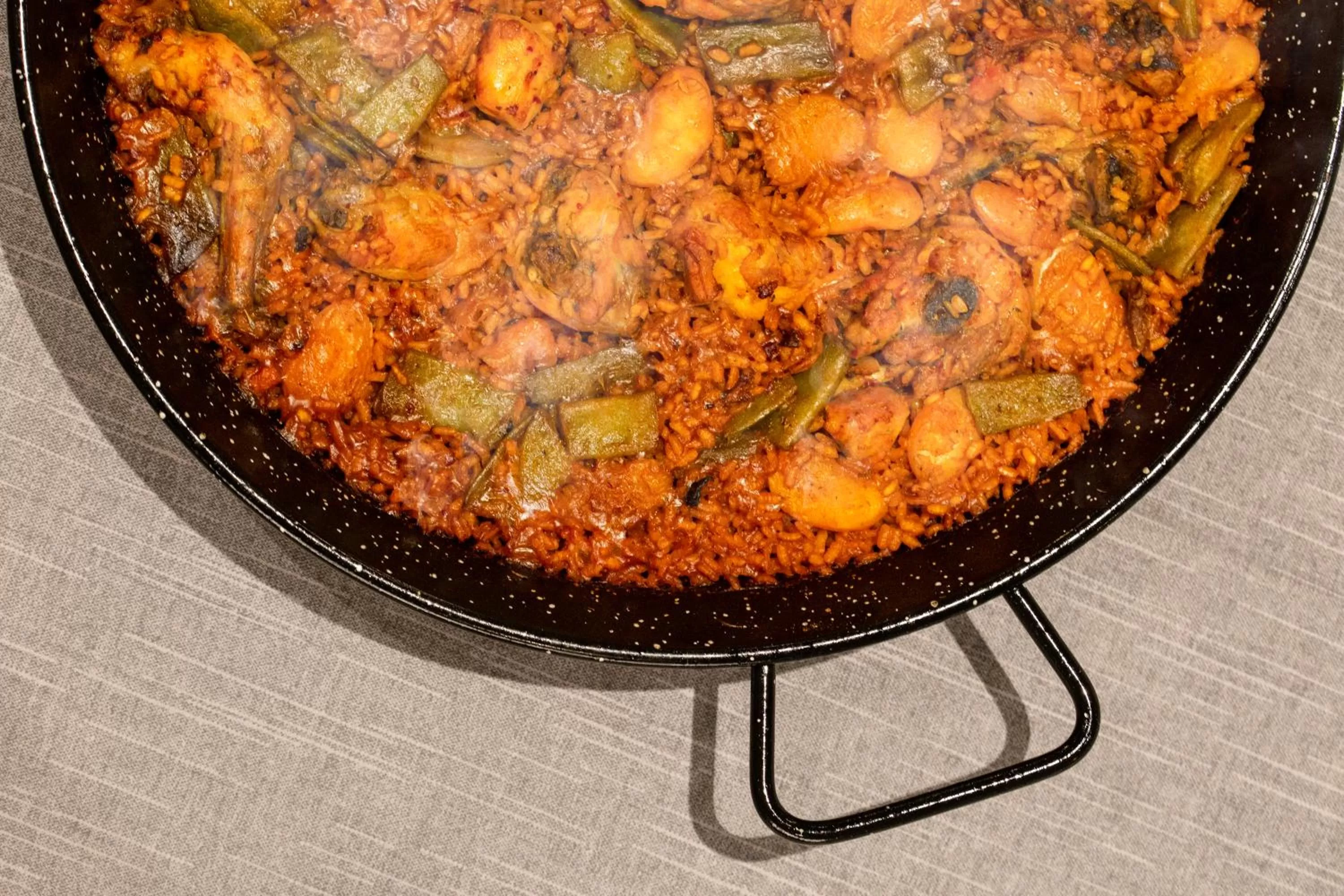 Restaurant/places to eat in HOTEL IBERUM