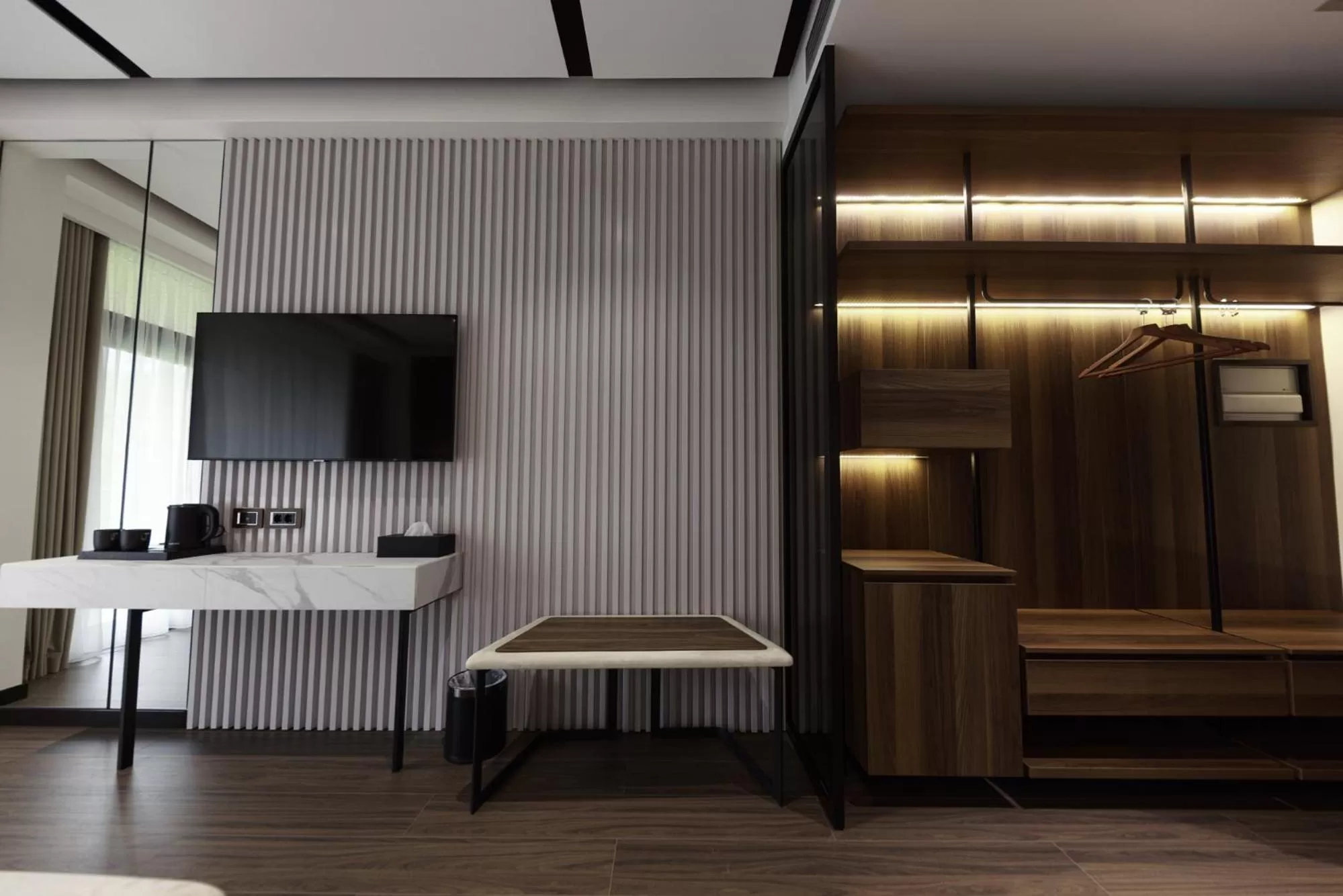 Bed, TV/Entertainment Center in Hotel Uji Ftohte Tepelene