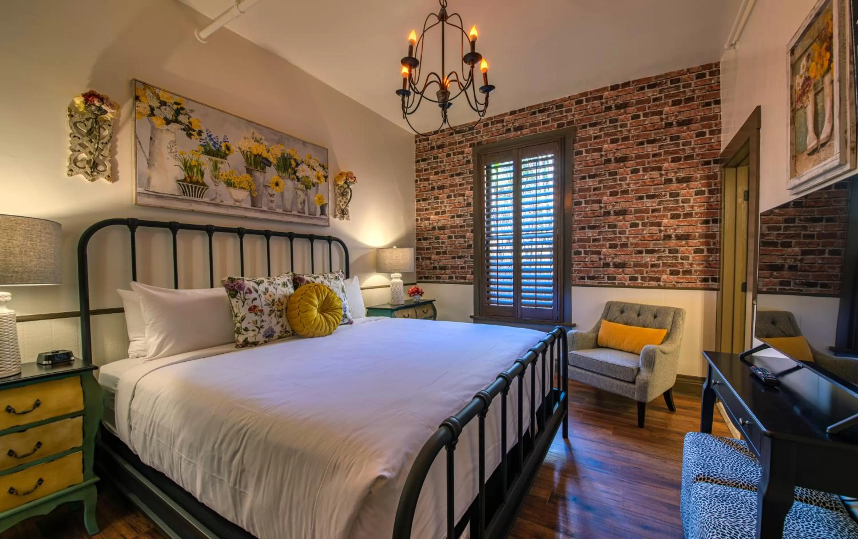 Photo of the whole room, Bed in The Clinkscale