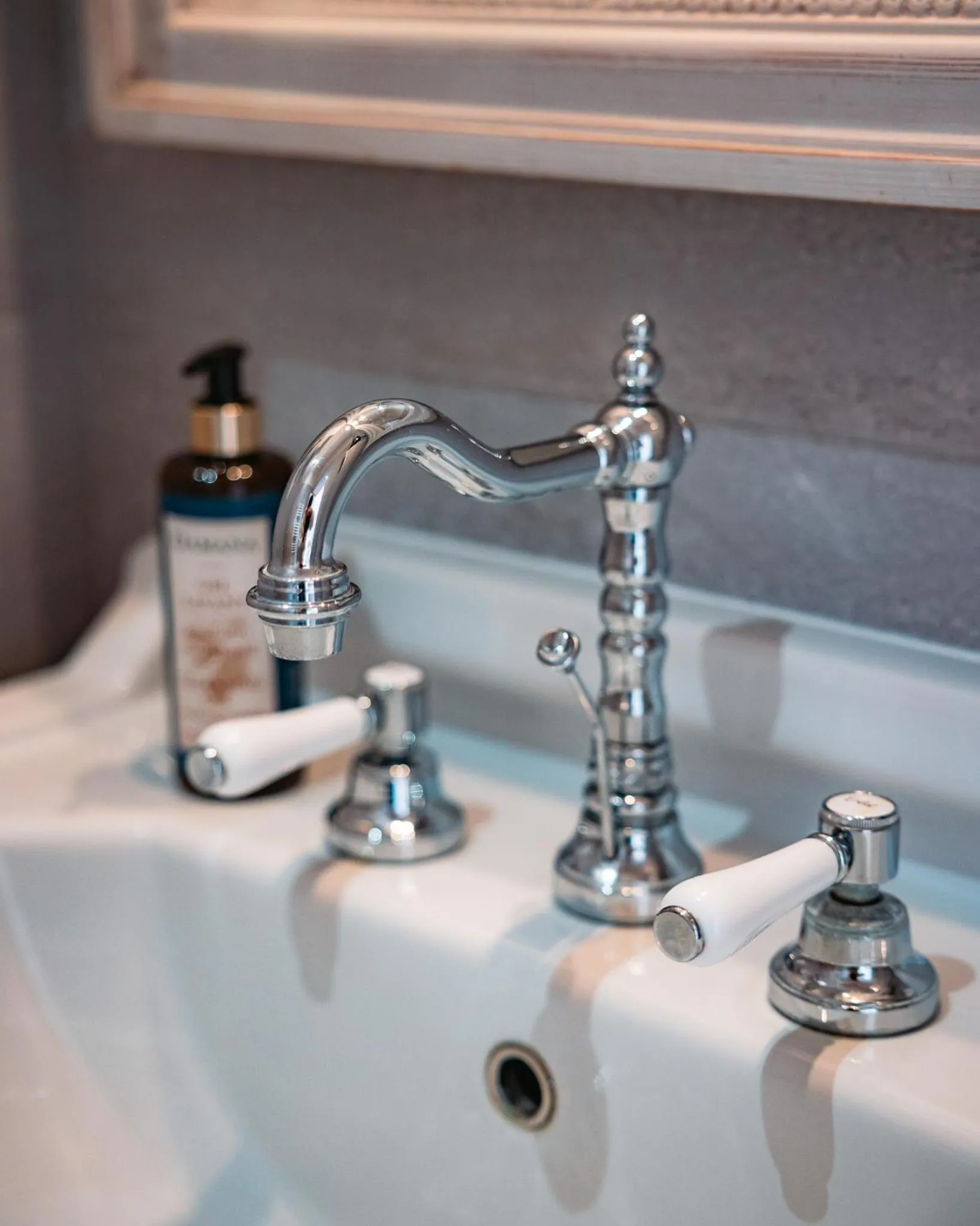 Bathroom in Mas des Romarins, The Originals Relais