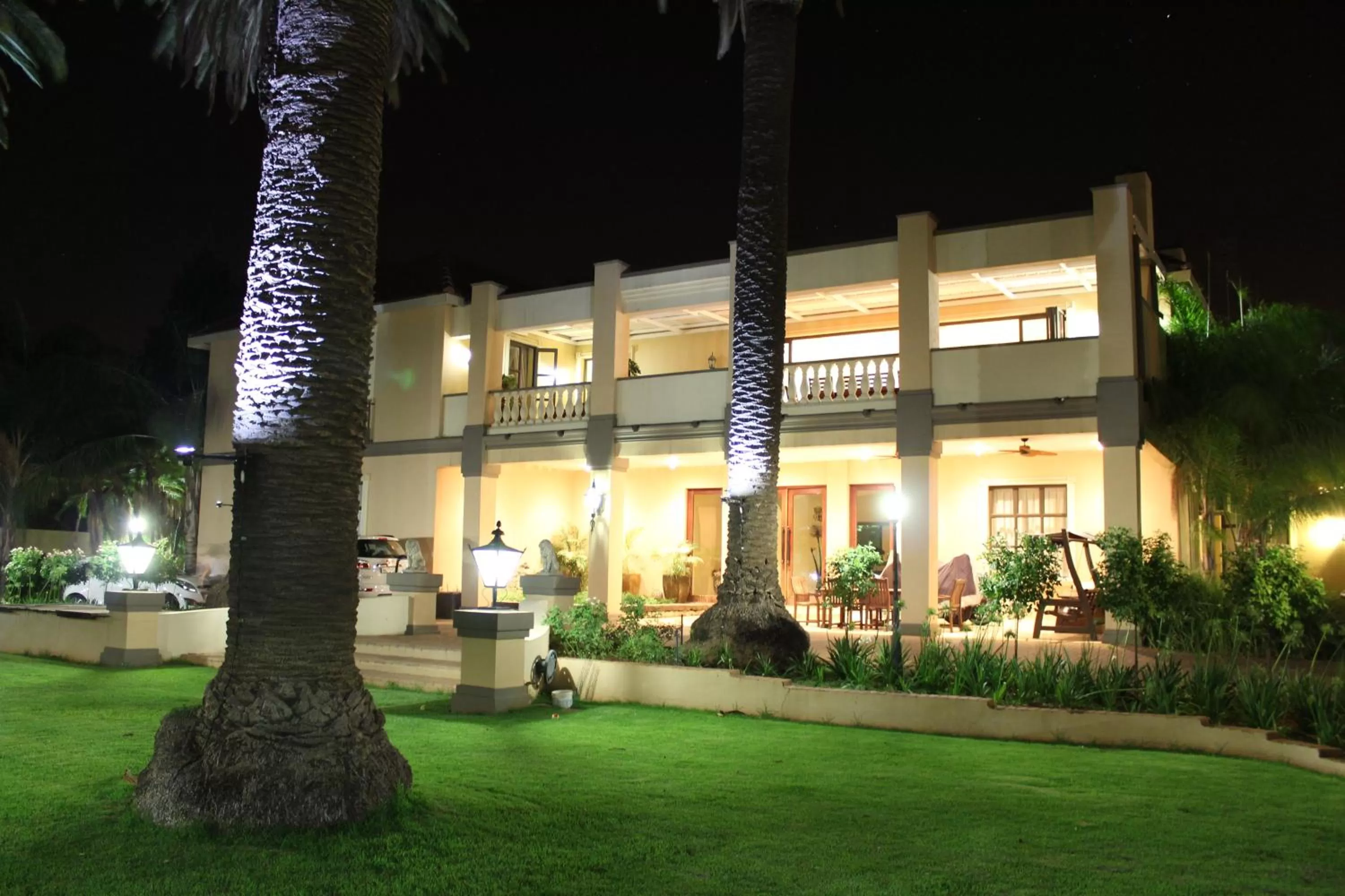 Property Building in Villa Palma