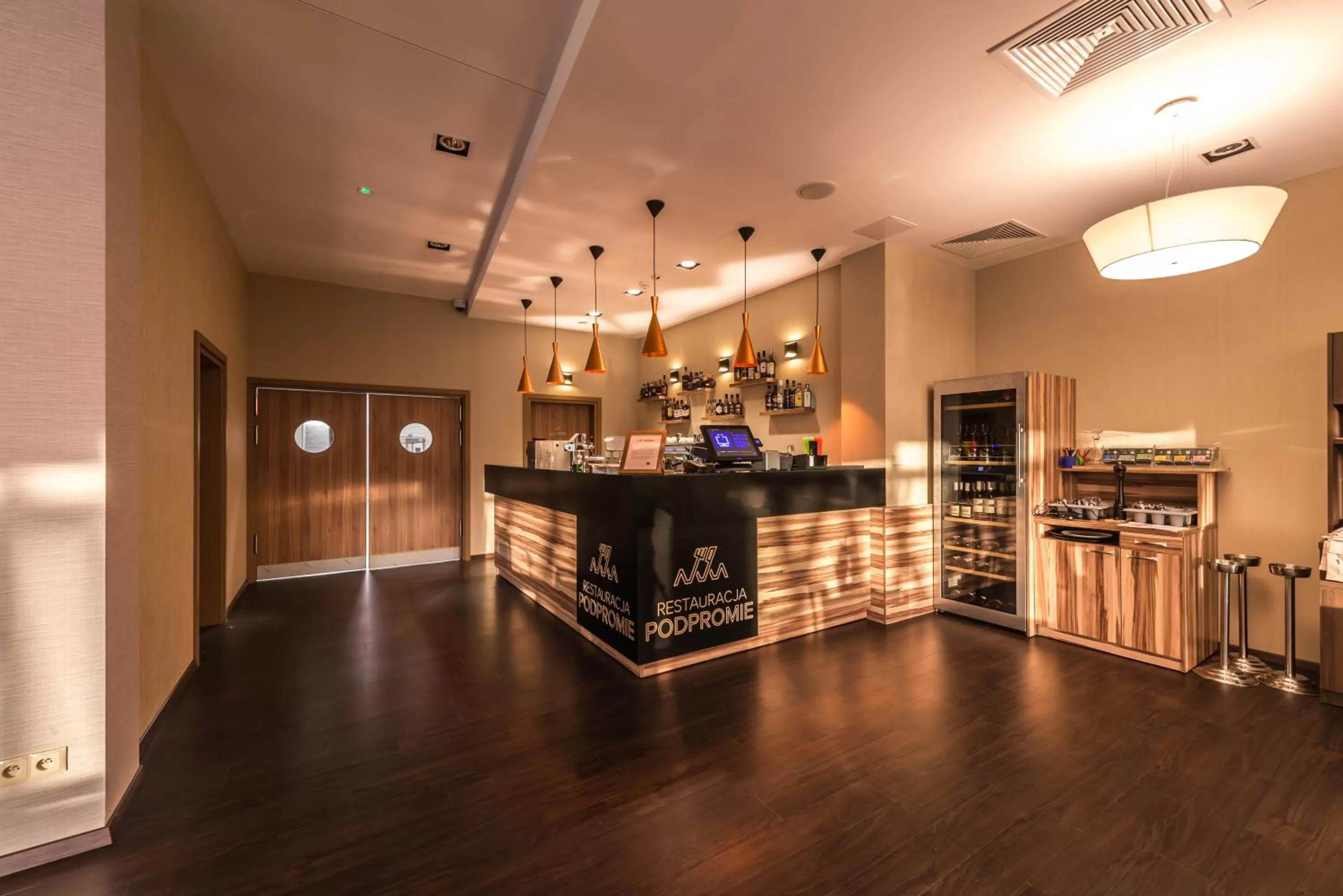 Restaurant/places to eat in APART HOTEL 12