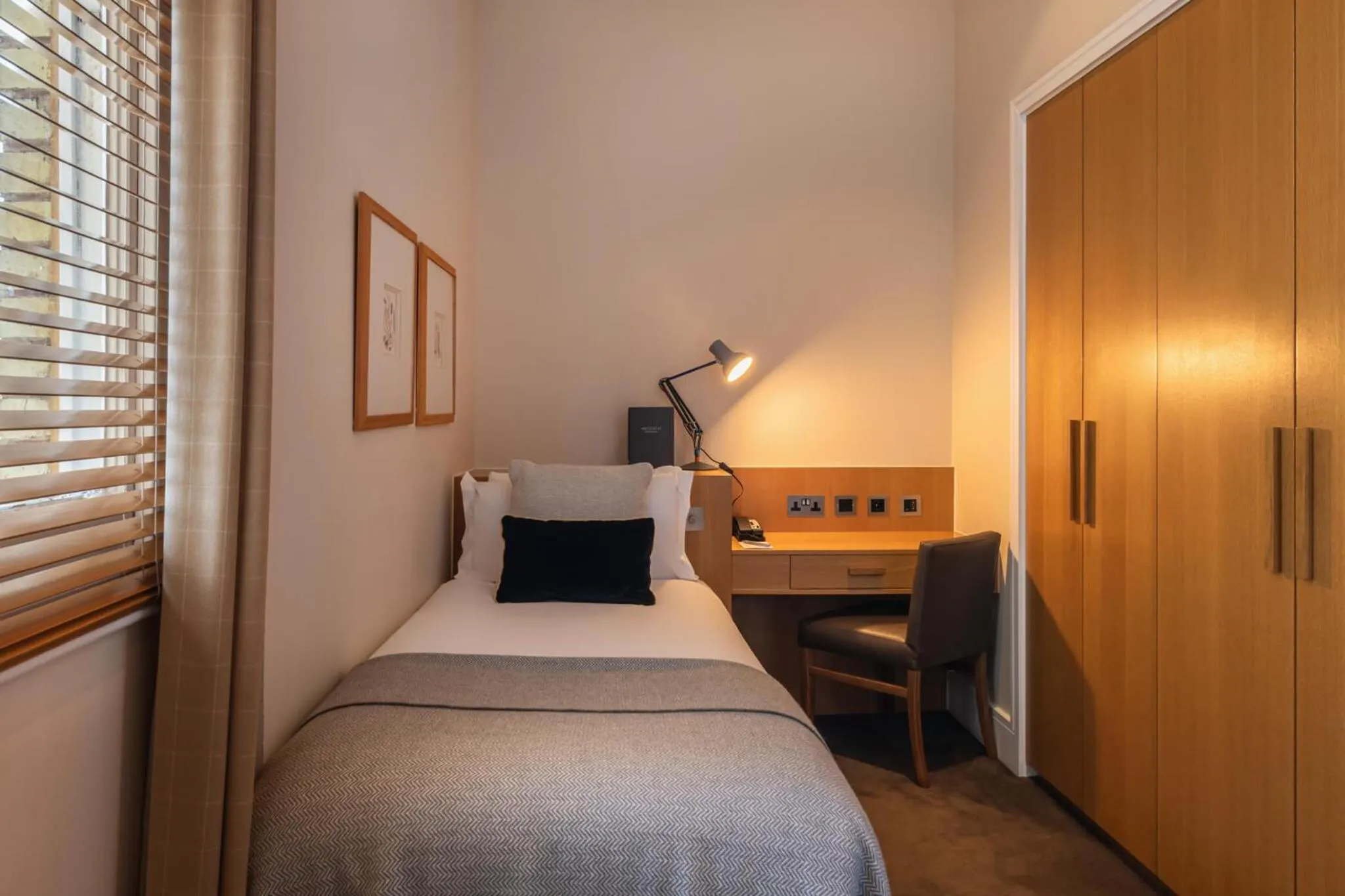 Bedroom, Bed in The Resident Kensington