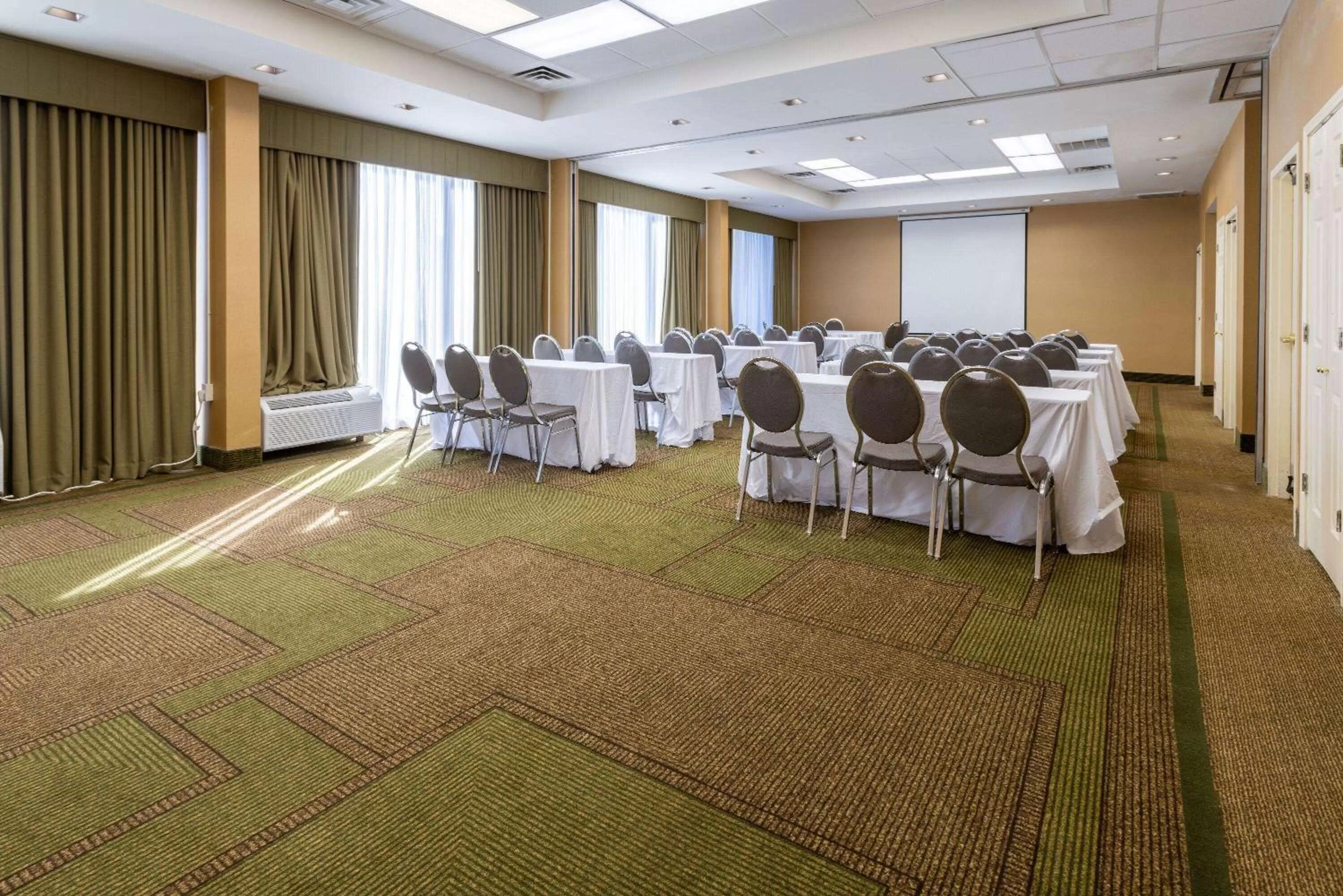Meeting/conference room in La Quinta by Wyndham Kingsport Tri Cities Airport
